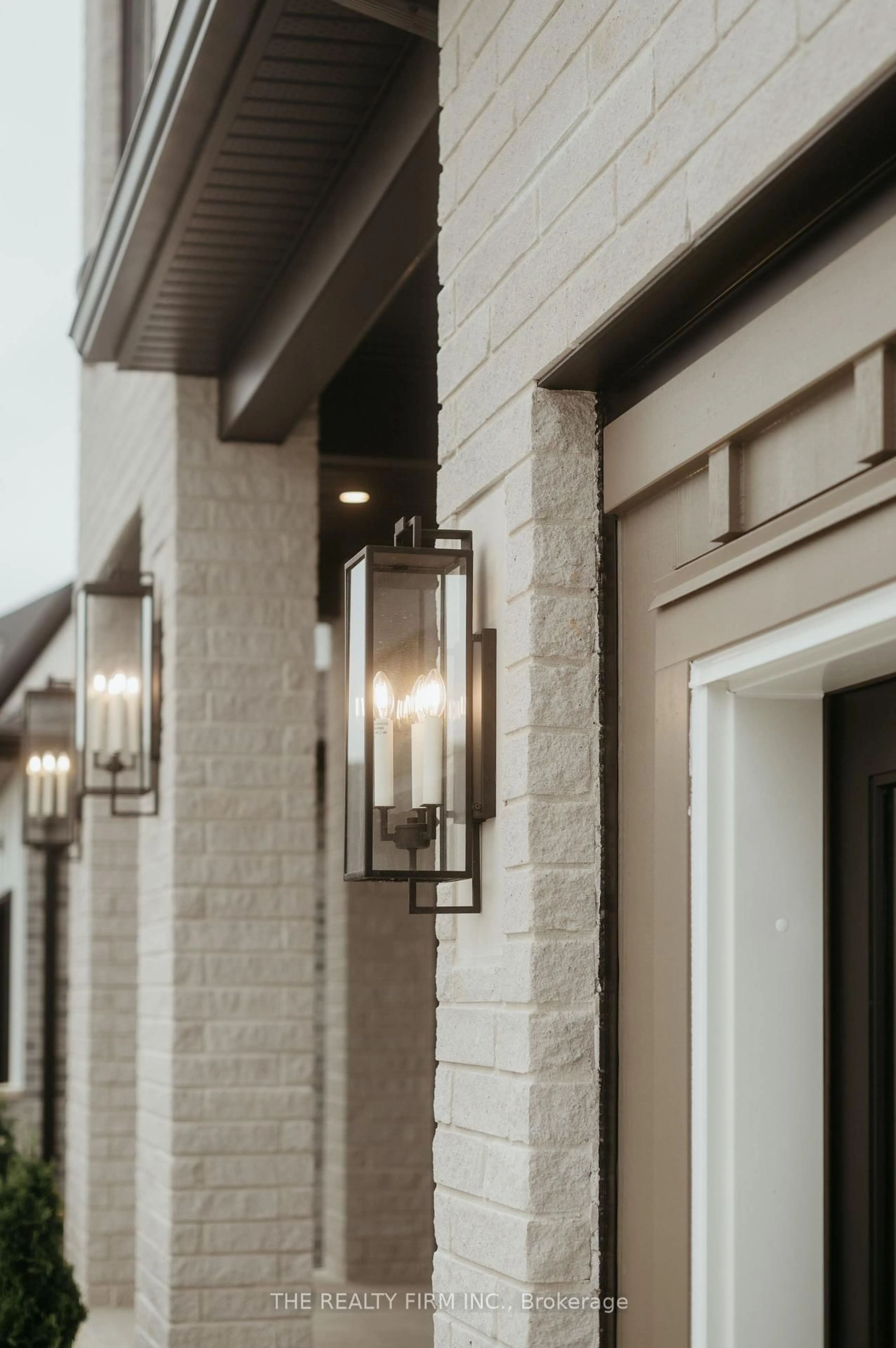 Indoor entryway for 52 Royal Cres, Southwold Ontario N5P 0G5