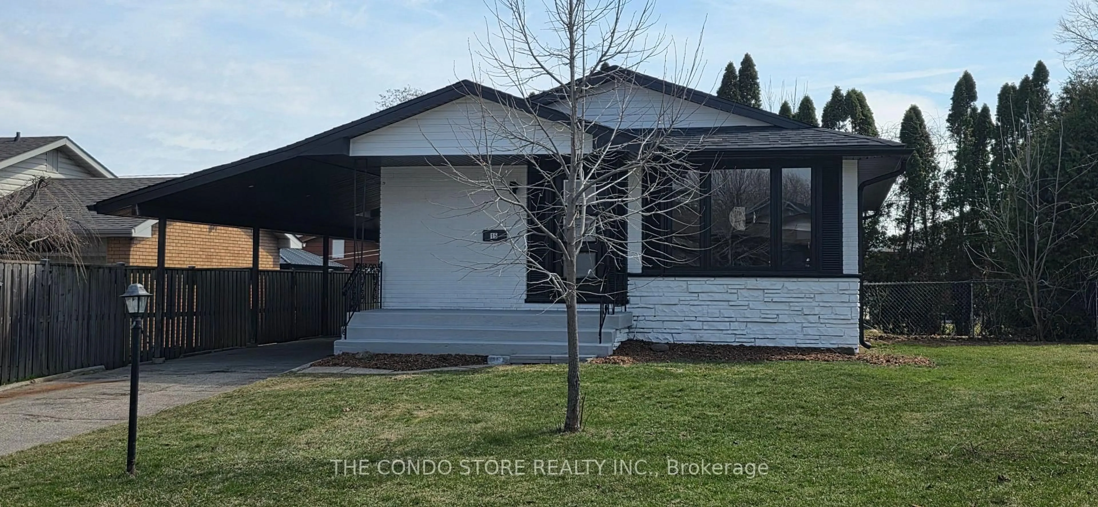 Home with vinyl exterior material, street for 15 Colonial Crt, Hamilton Ontario L8K 4H2