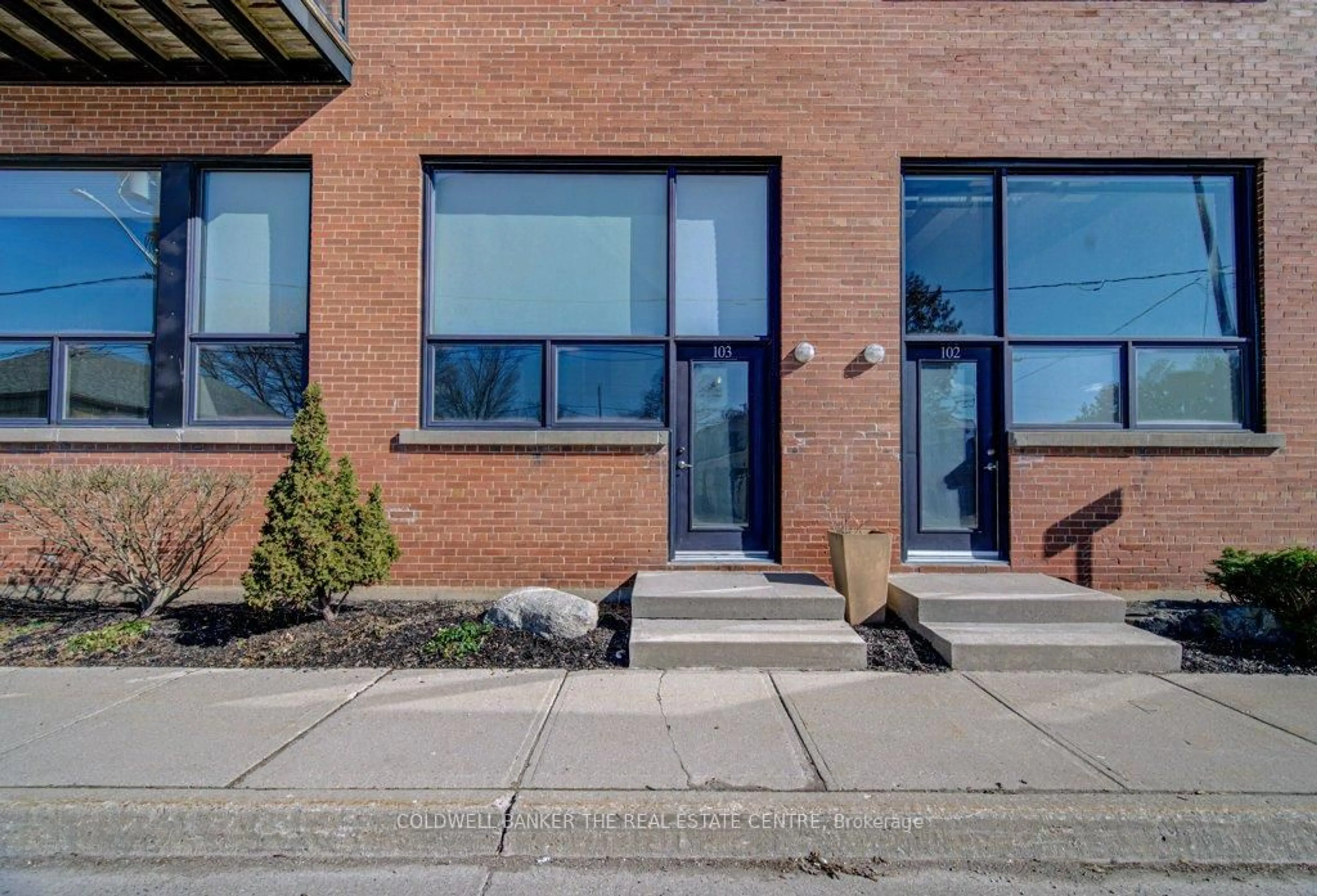 Home with brick exterior material, street for 85 Spruce St #103, Cambridge Ontario N1R 4K4