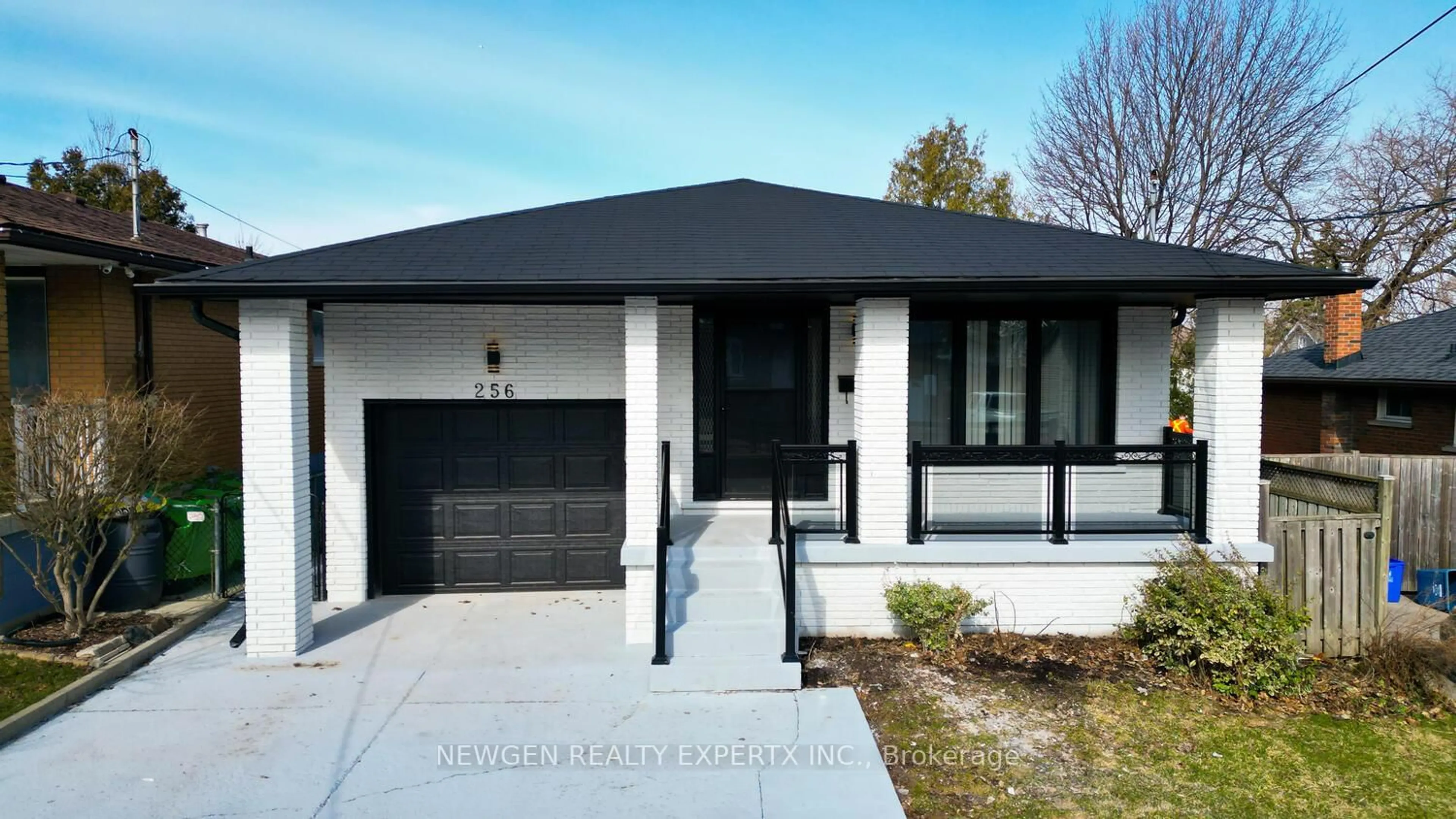 Home with brick exterior material, street for 256 West 18th St, Hamilton Ontario L9C 4G9