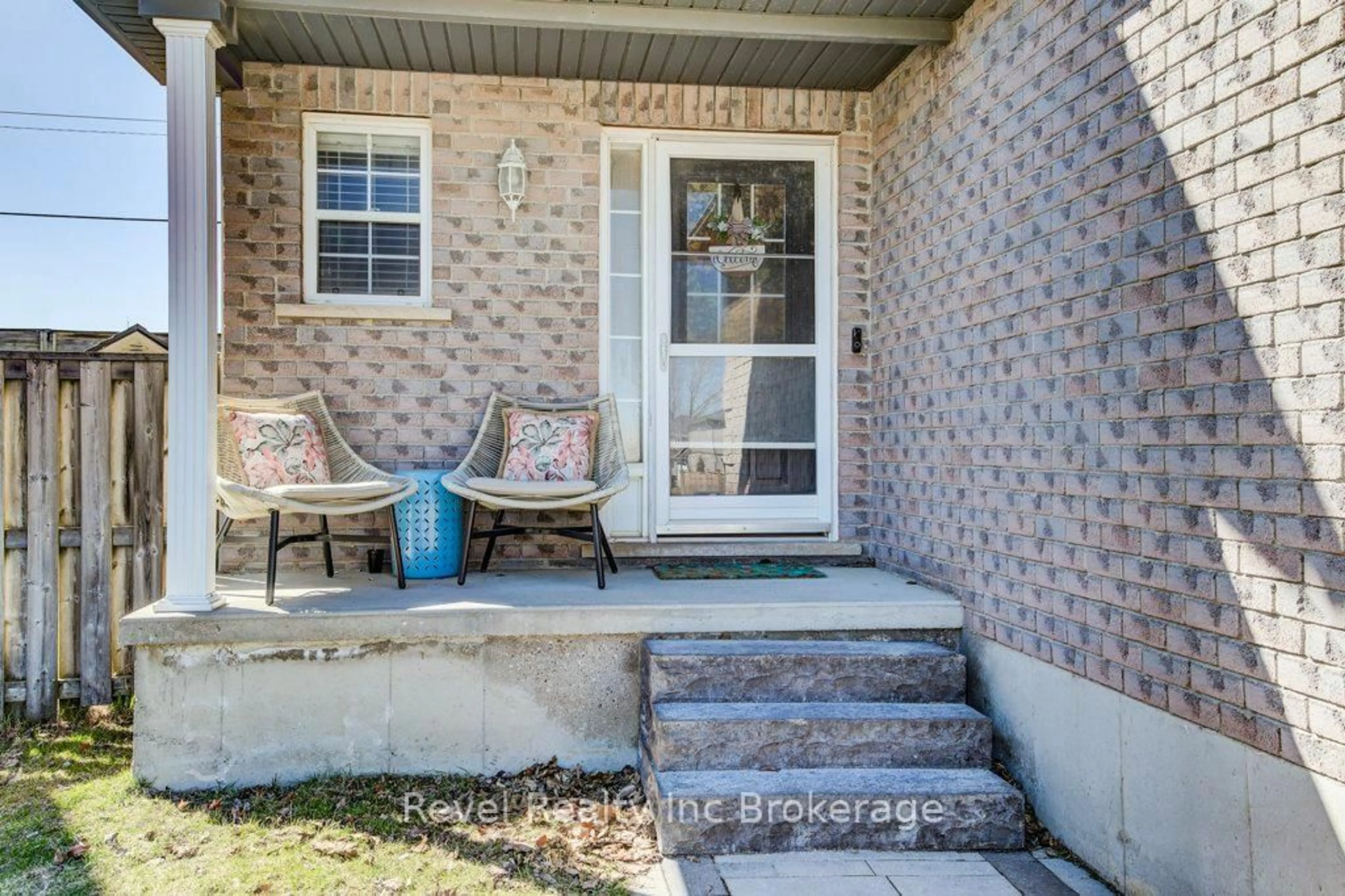 Unknown for 733 Southwood Way, South-West Oxford Ontario N4V 1G5