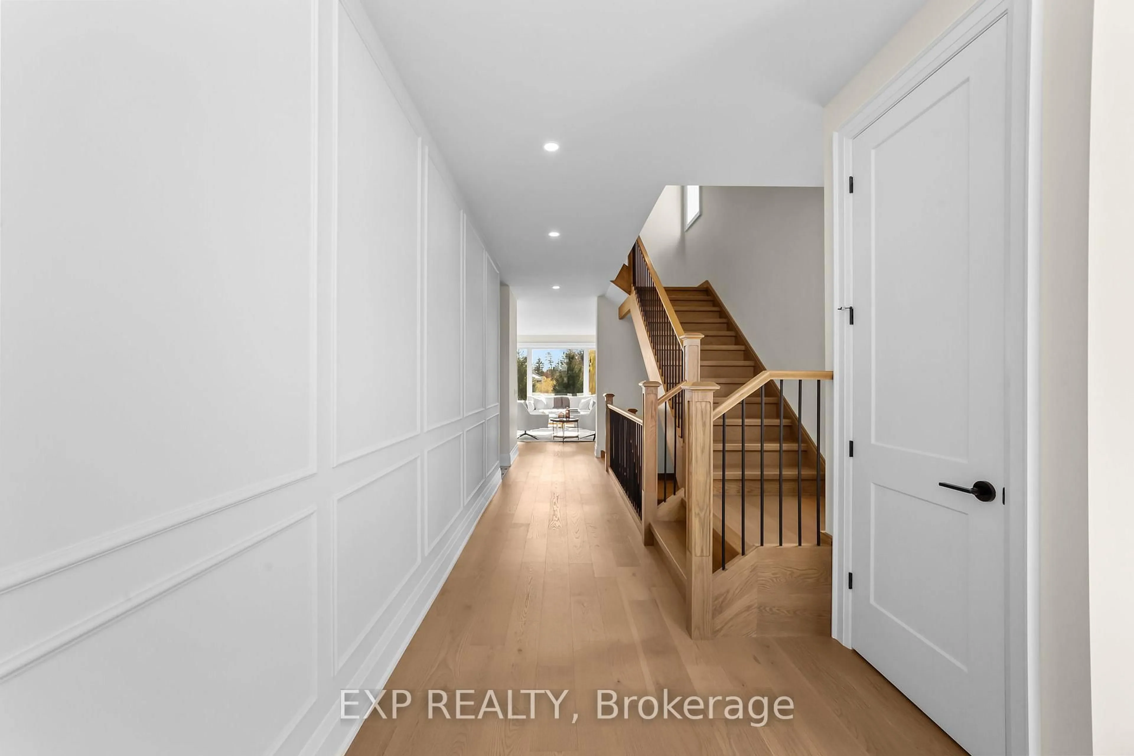 Indoor entryway for 6881 Heathwoods Ave, London South Ontario N6P 1H5