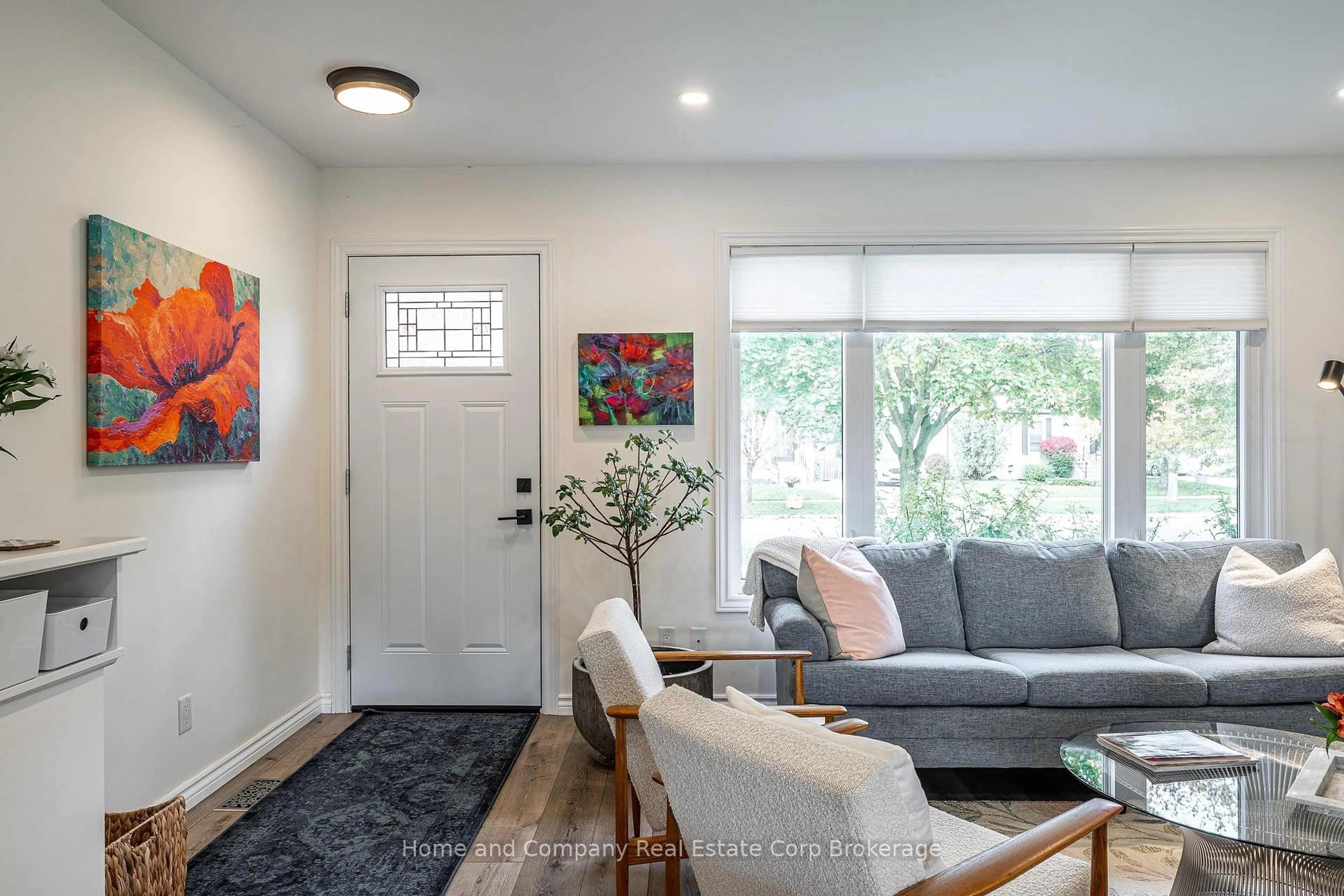 Indoor entryway for 143 Greenwood Dr, Stratford Ontario N5A 7K3