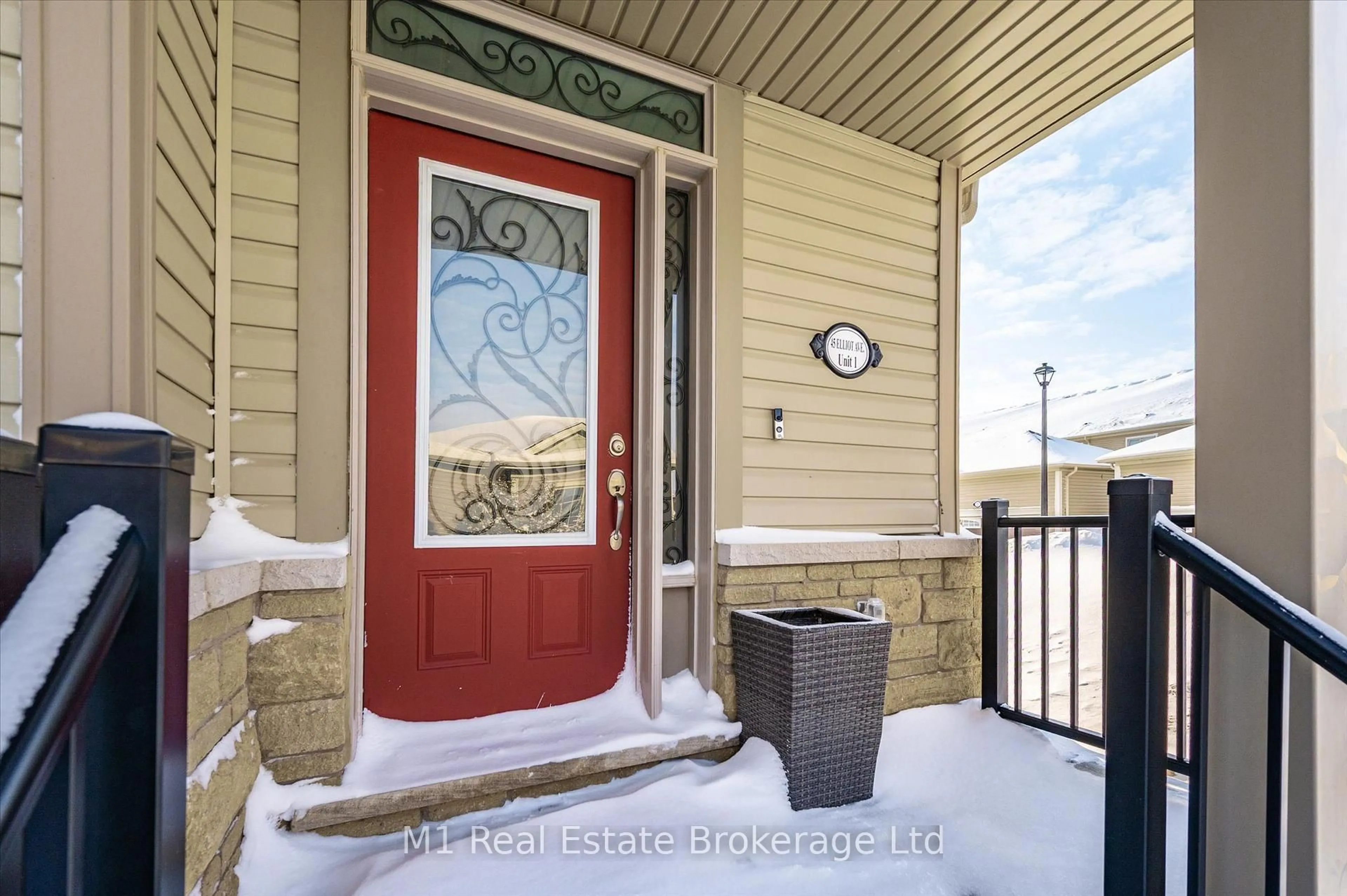 Indoor entryway for 45 Elliot Ave #1, Centre Wellington Ontario N1M 0H6