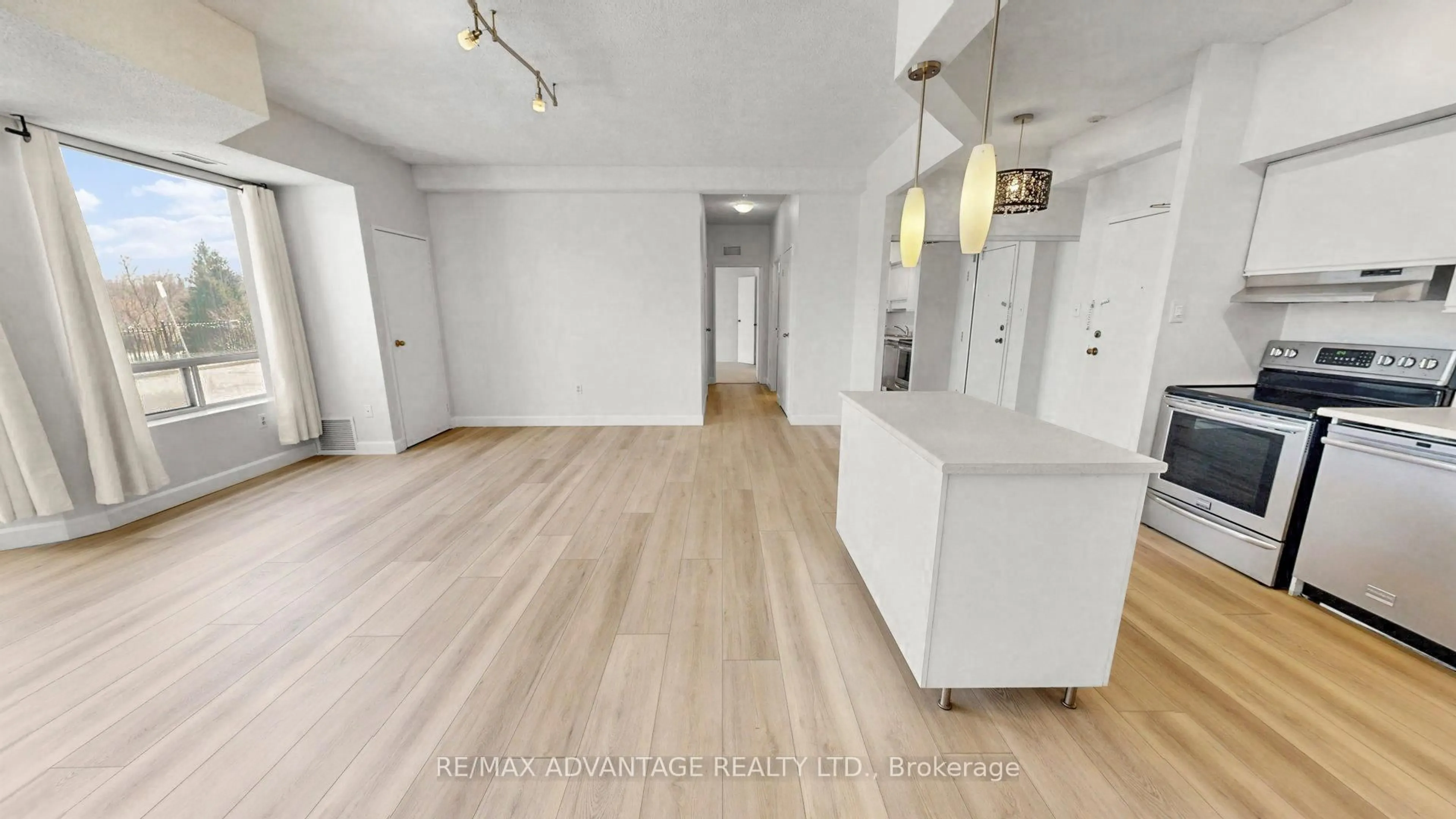 A pic of a room for 521 Riverside Dr #106, London North Ontario N6H 5E2