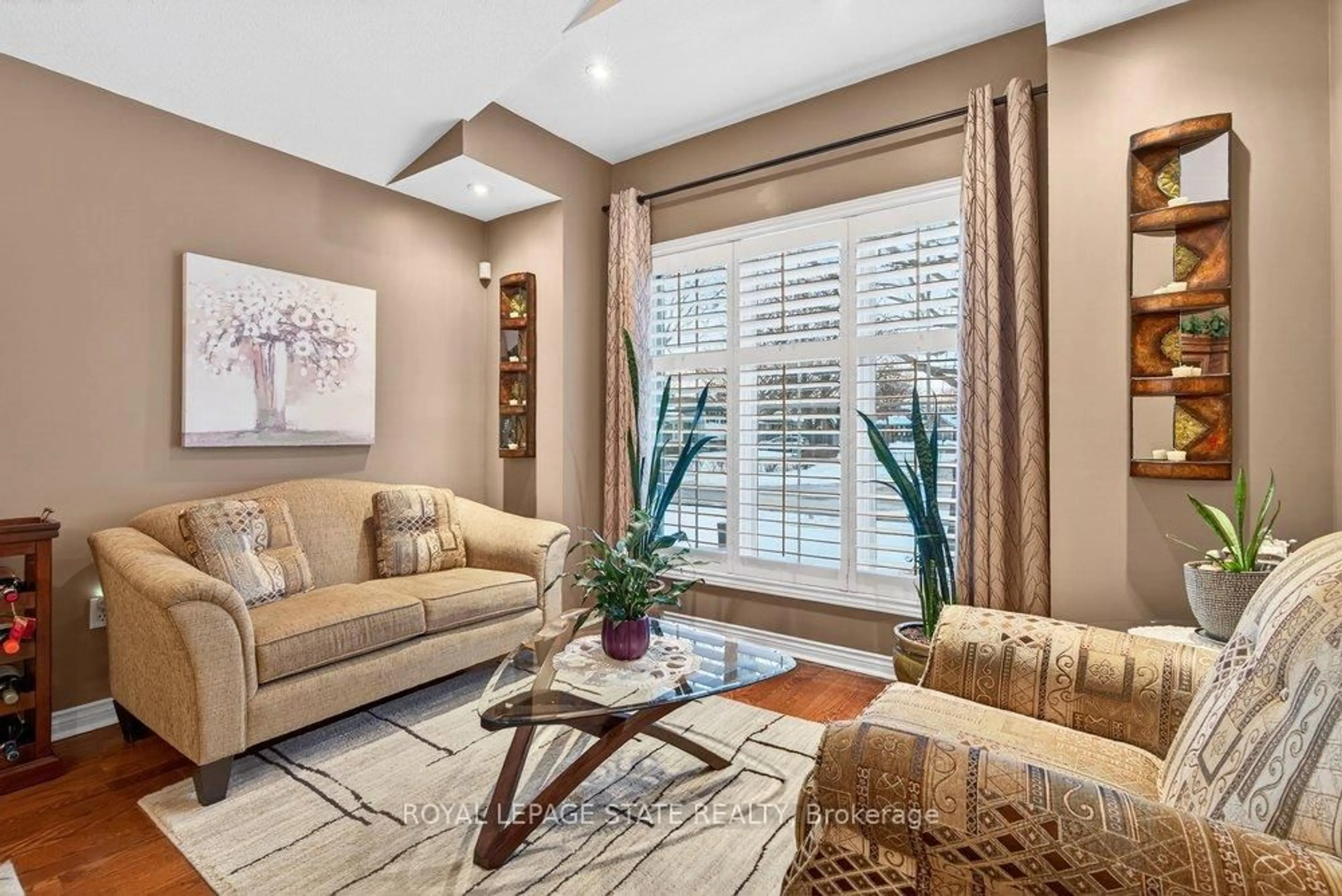 Living room with furniture, unknown for 128 Nugent Dr, Hamilton Ontario L8H 2M8