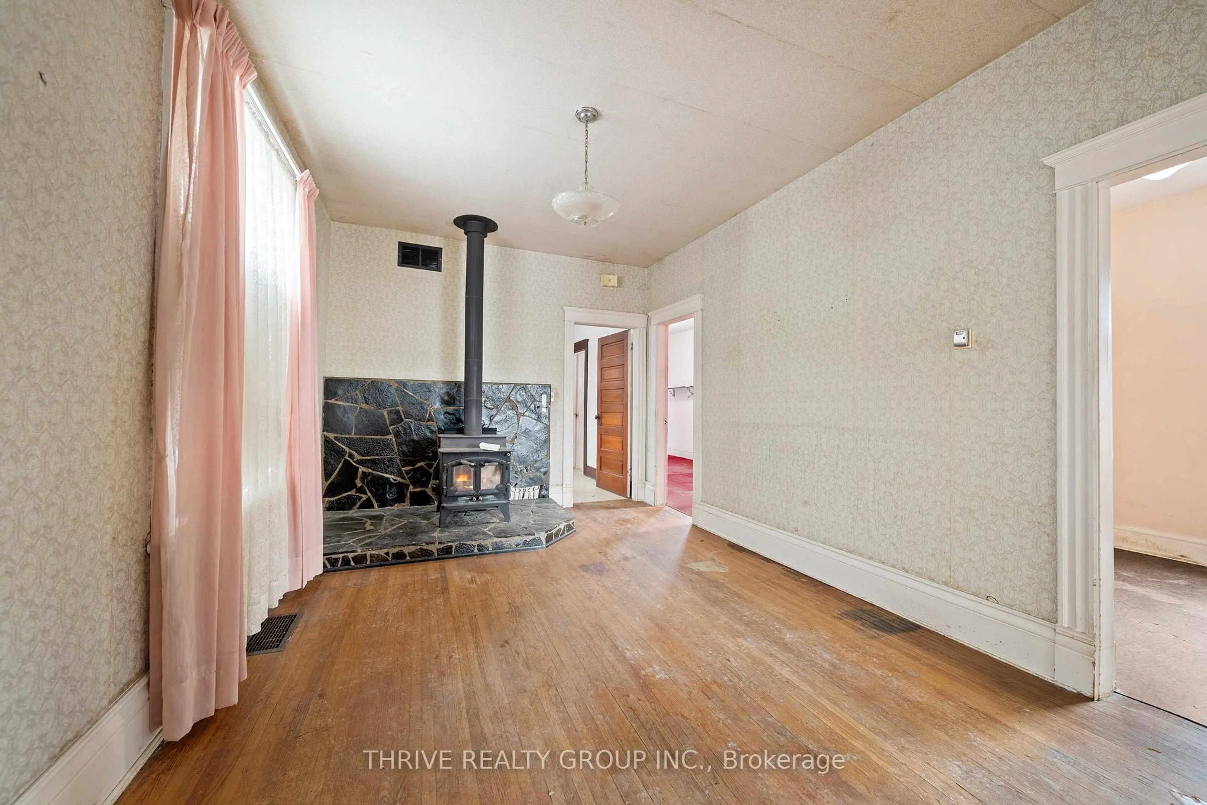 A pic of a room for 864 Stedwell St, London East Ontario N5Z 1L8