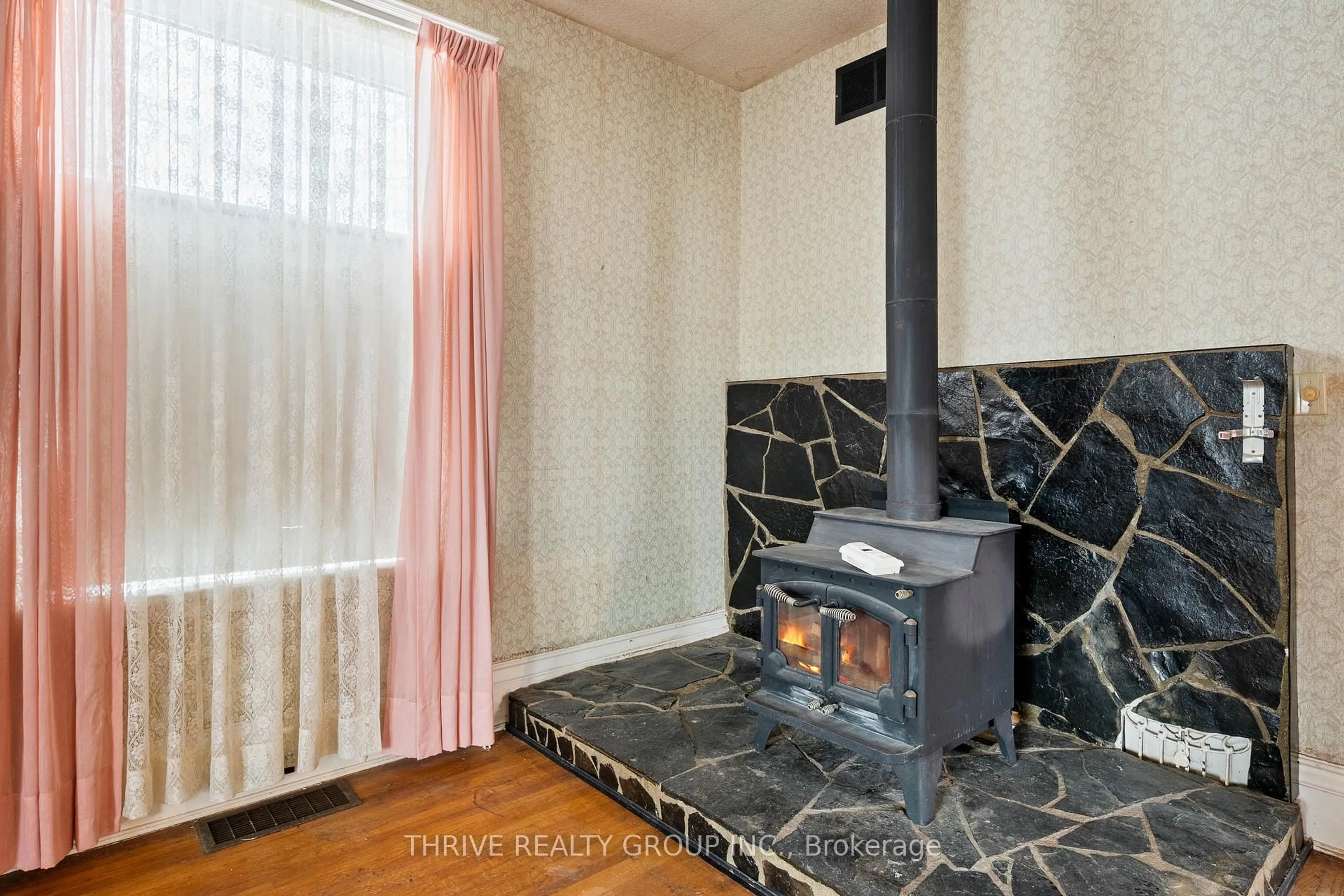 Unknown for 864 Stedwell St, London East Ontario N5Z 1L8