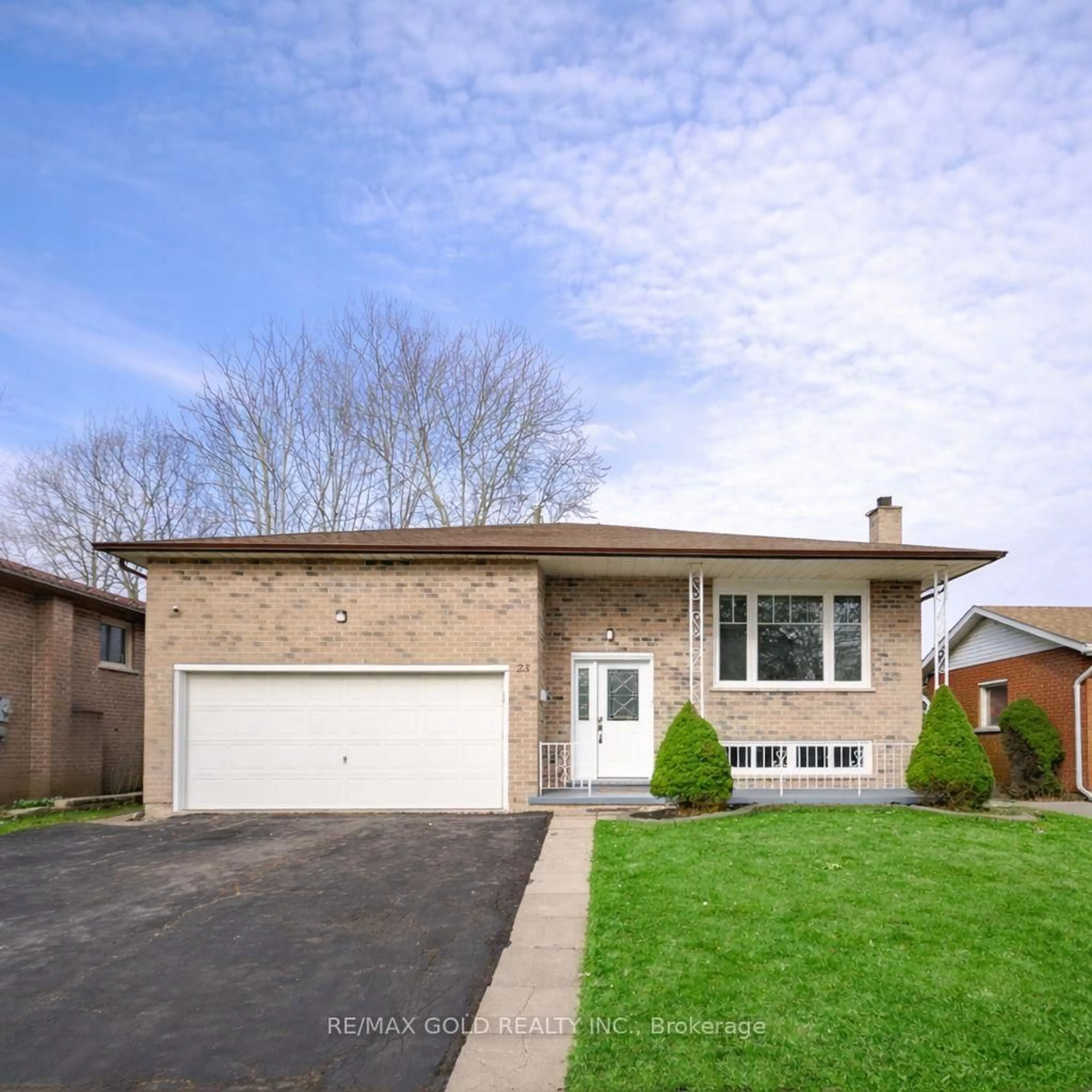 Home with brick exterior material, street for 23 Bridlewood Dr, Welland Ontario L3C 6J7