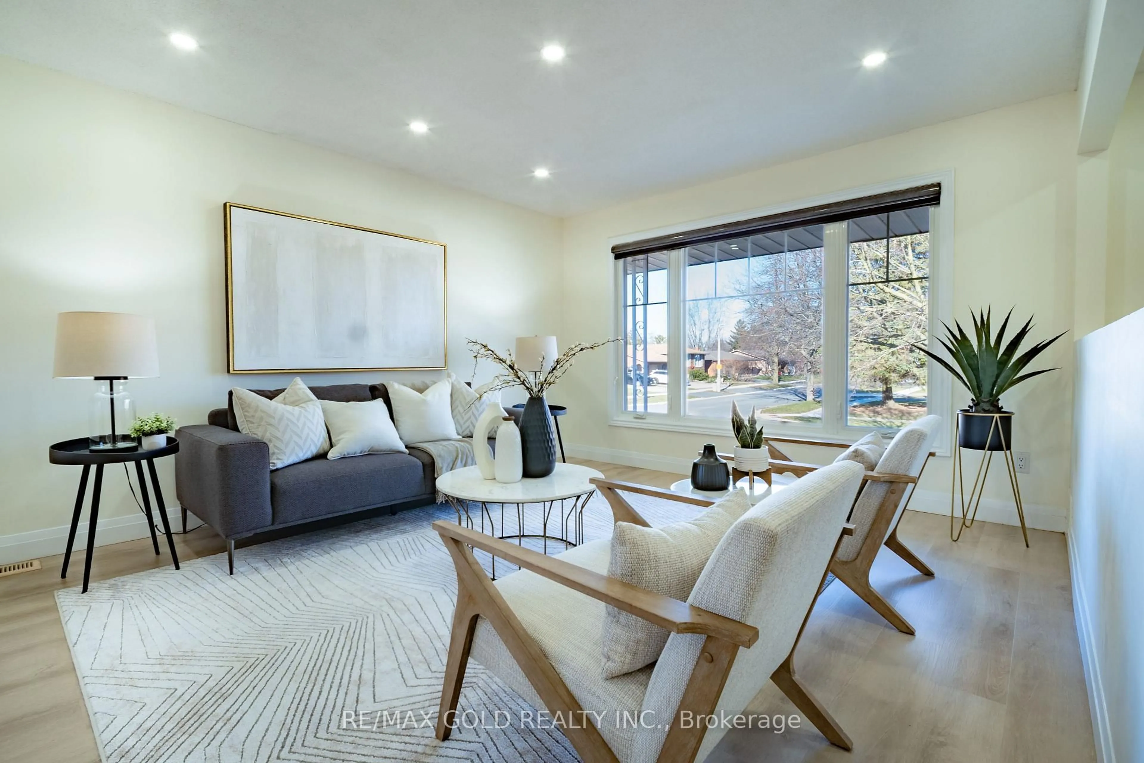 Living room with furniture, unknown for 23 Bridlewood Dr, Welland Ontario L3C 6J7