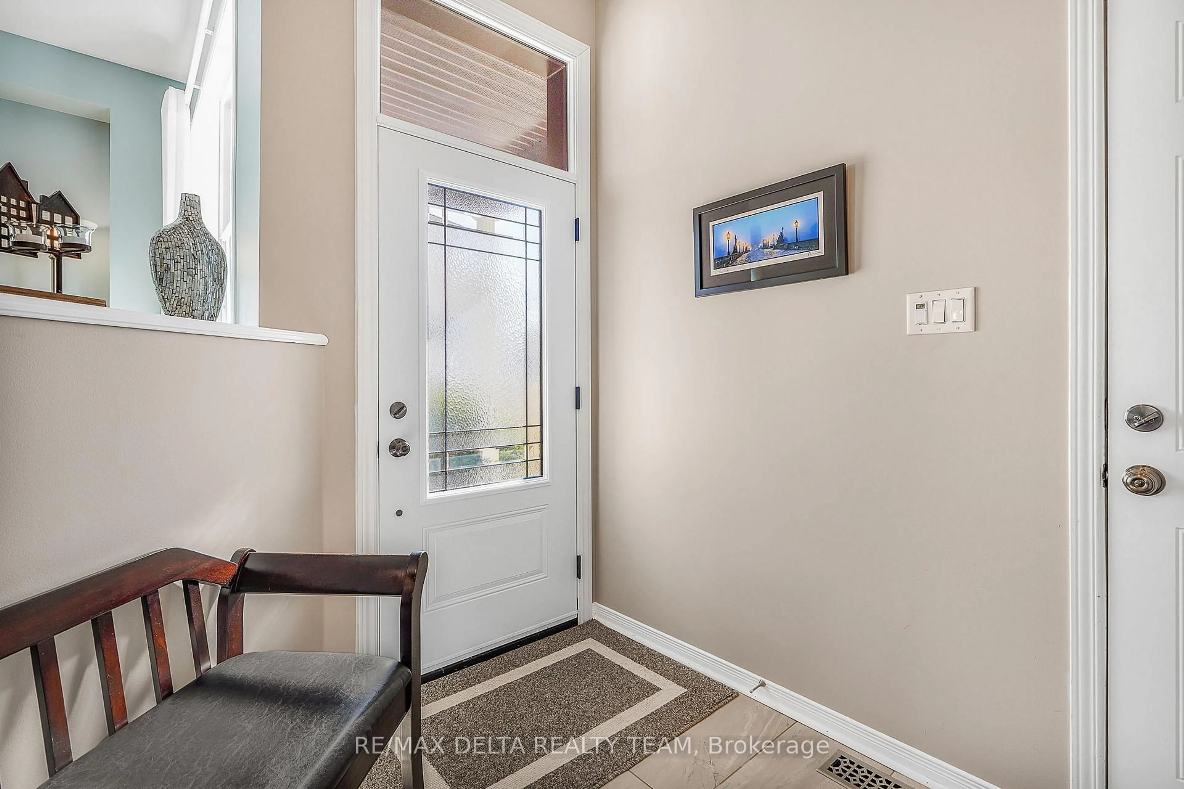 Indoor entryway for 1021 Fieldfair Way, Orleans Ontario K4A 0E2