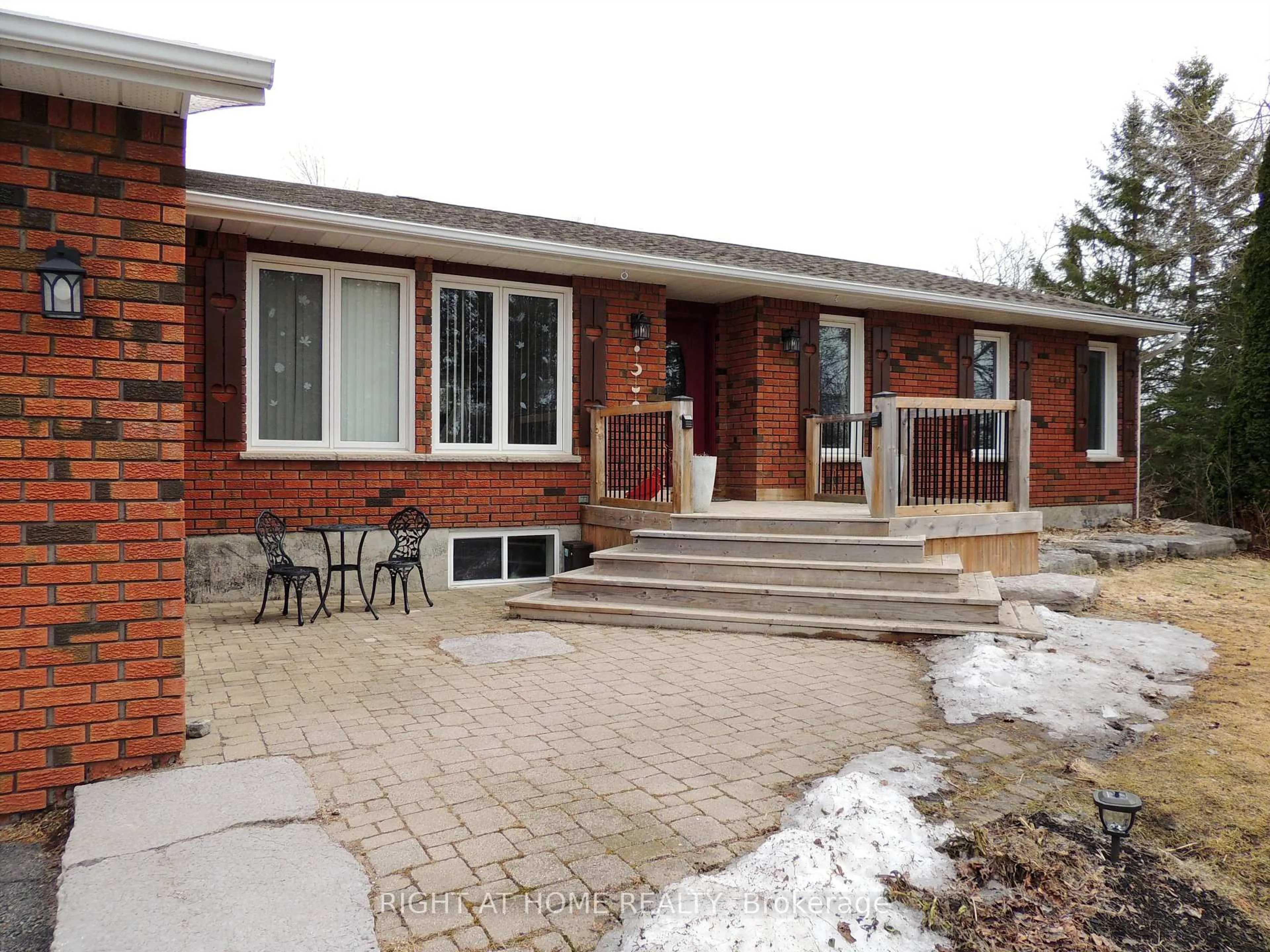 Home with brick exterior material, street for 424 Bridle Rd, Kawartha Lakes Ontario K9V 4R2
