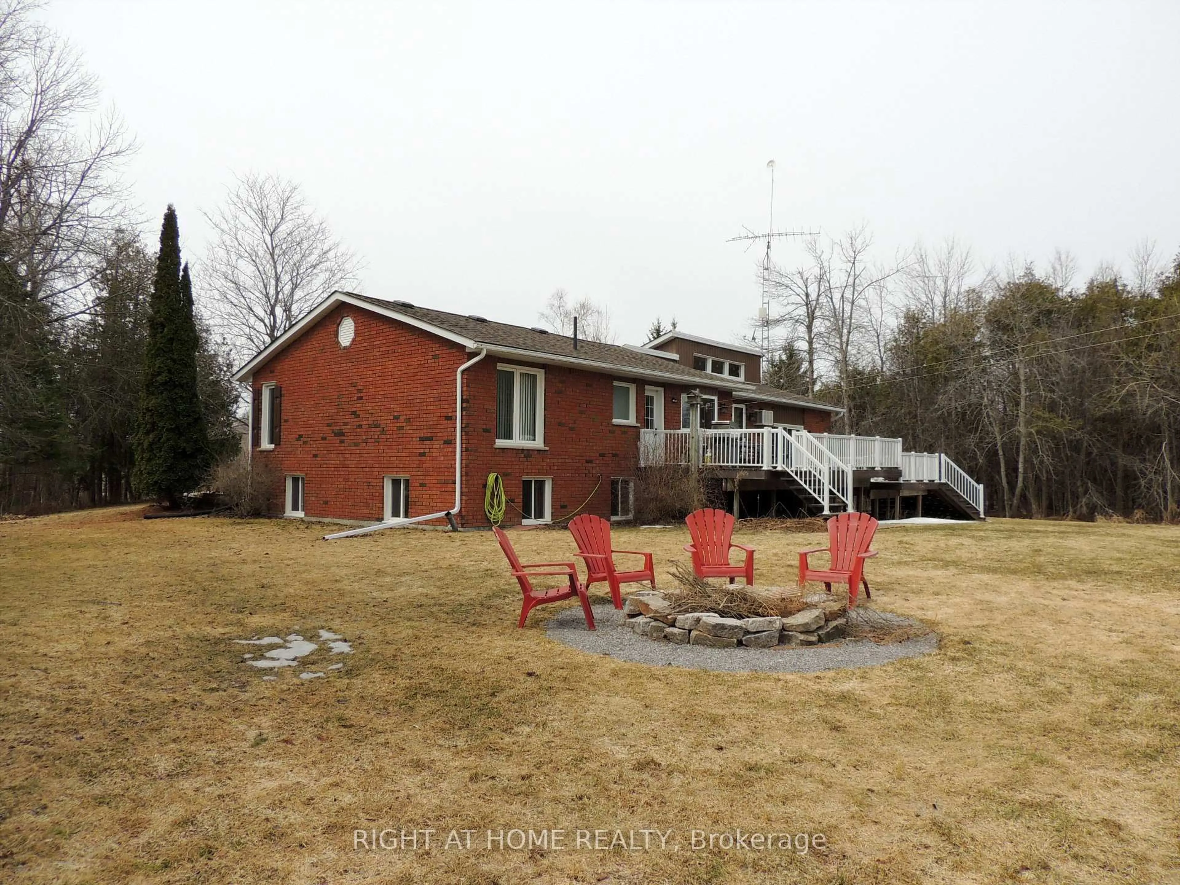 A pic from outside/outdoor area/front of a property/back of a property/a pic from drone, unknown for 424 Bridle Rd, Kawartha Lakes Ontario K9V 4R2