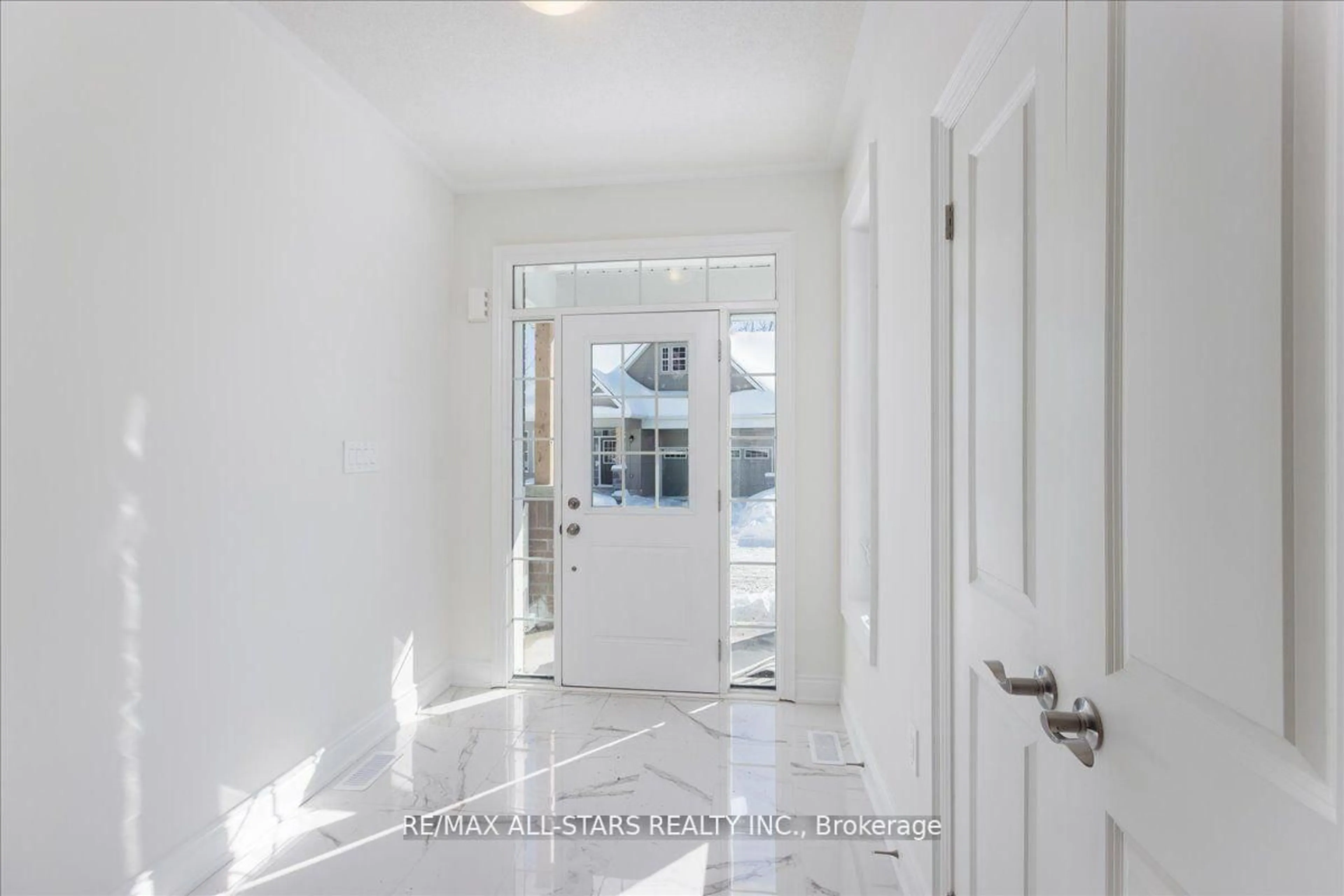 Indoor entryway for 23 Preserve Rd, Bancroft Ontario K0L 1C0