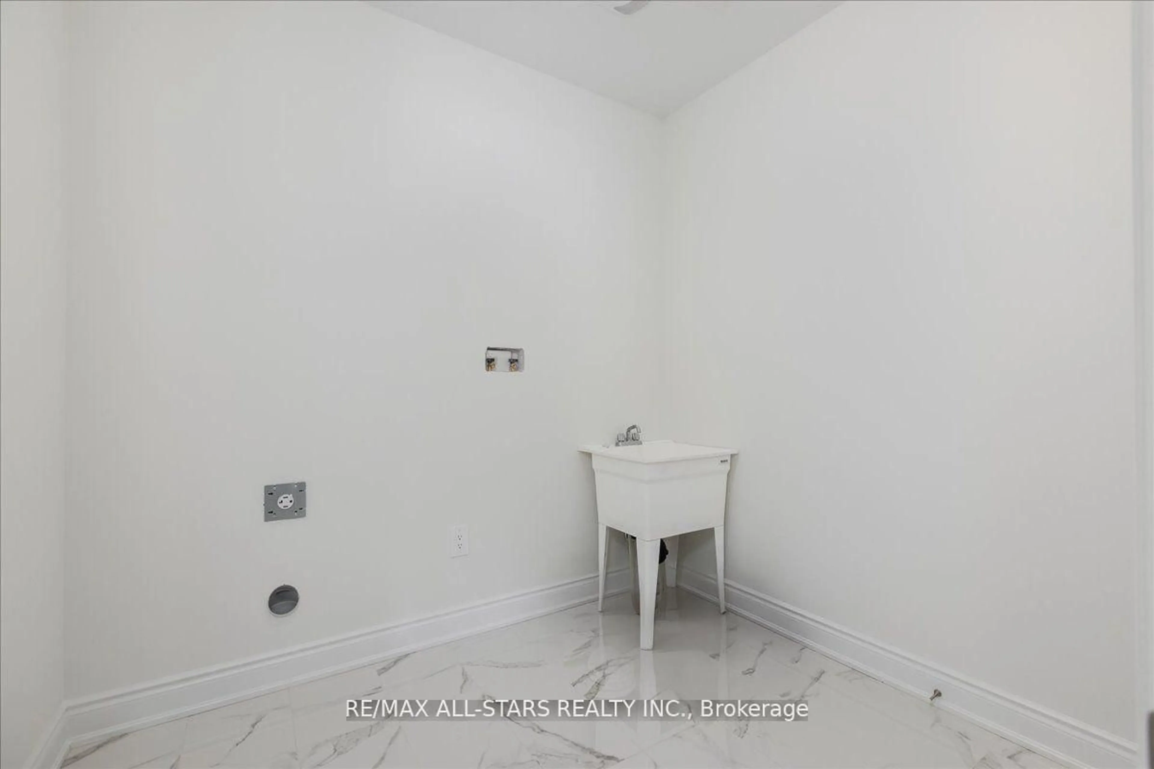 A pic of a room for 23 Preserve Rd, Bancroft Ontario K0L 1C0