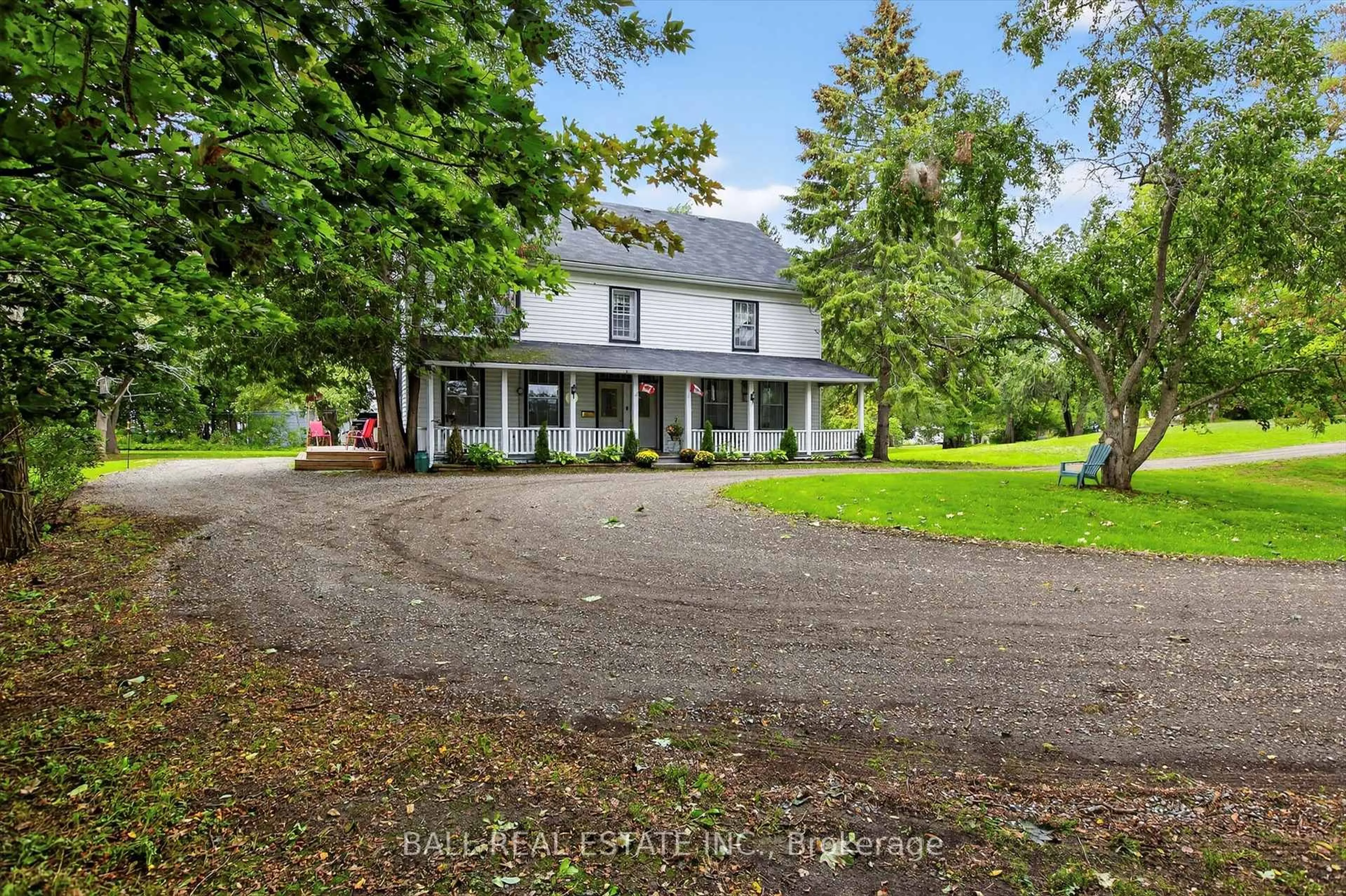 A pic from outside/outdoor area/front of a property/back of a property/a pic from drone, street for 130 Front St, Trent Hills Ontario K0L 1Y0