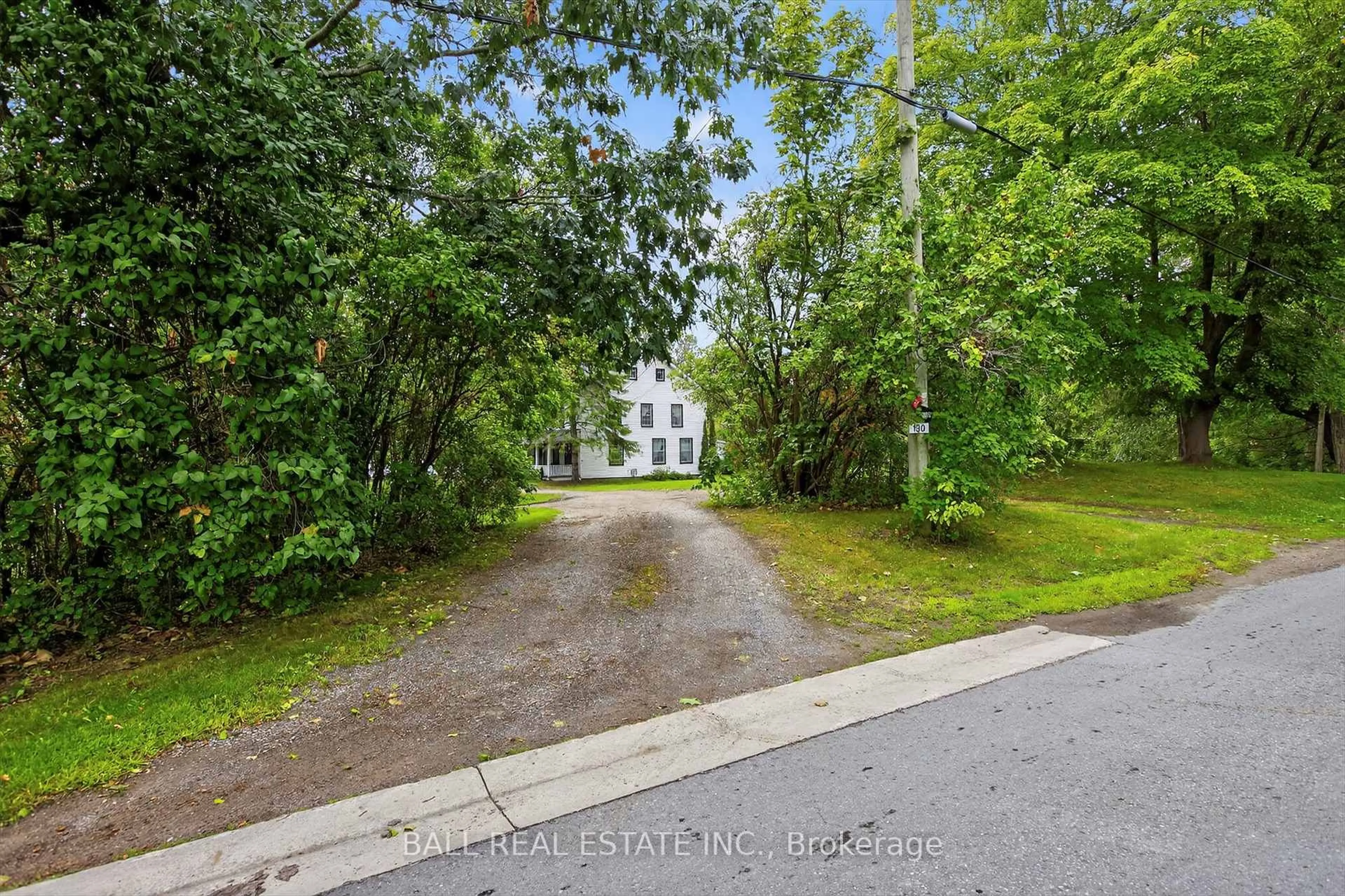 A pic from outside/outdoor area/front of a property/back of a property/a pic from drone, street for 130 Front St, Trent Hills Ontario K0L 1Y0