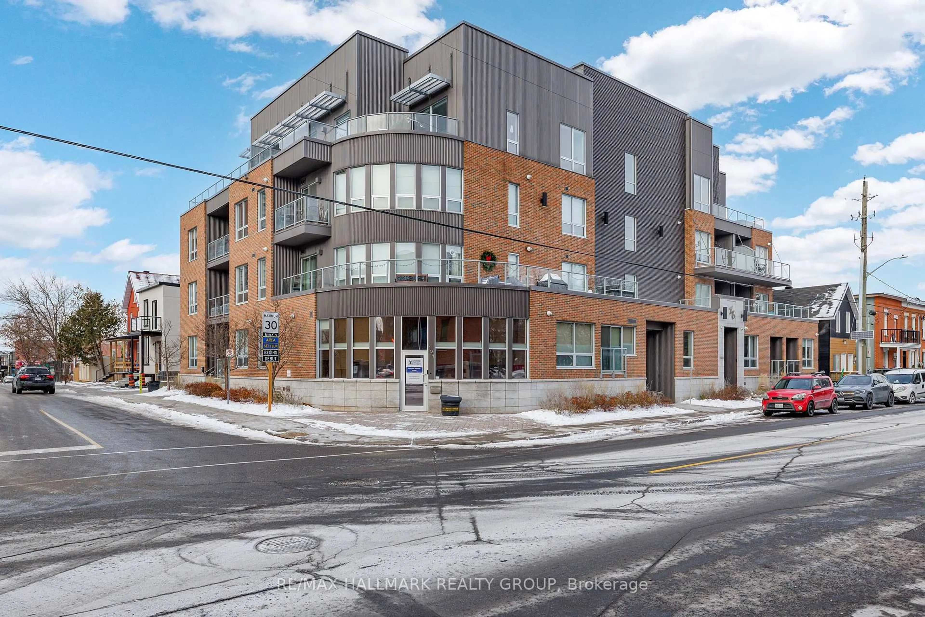 Unknown for 390 Booth St #106, Ottawa Ontario K1R 7K6