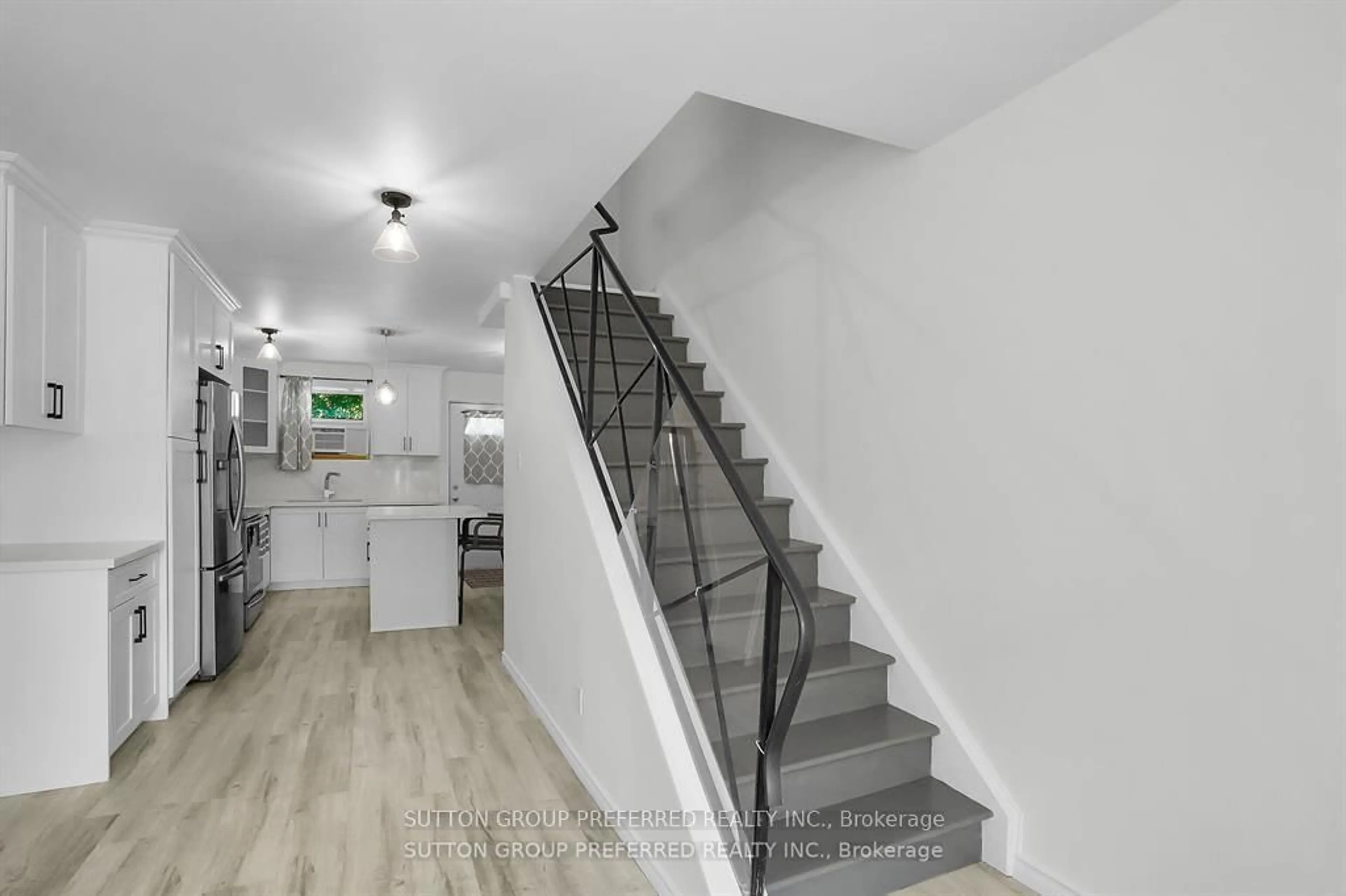 Stairs for 1919 Trafalgar St #88, London East Ontario N5V 1A1