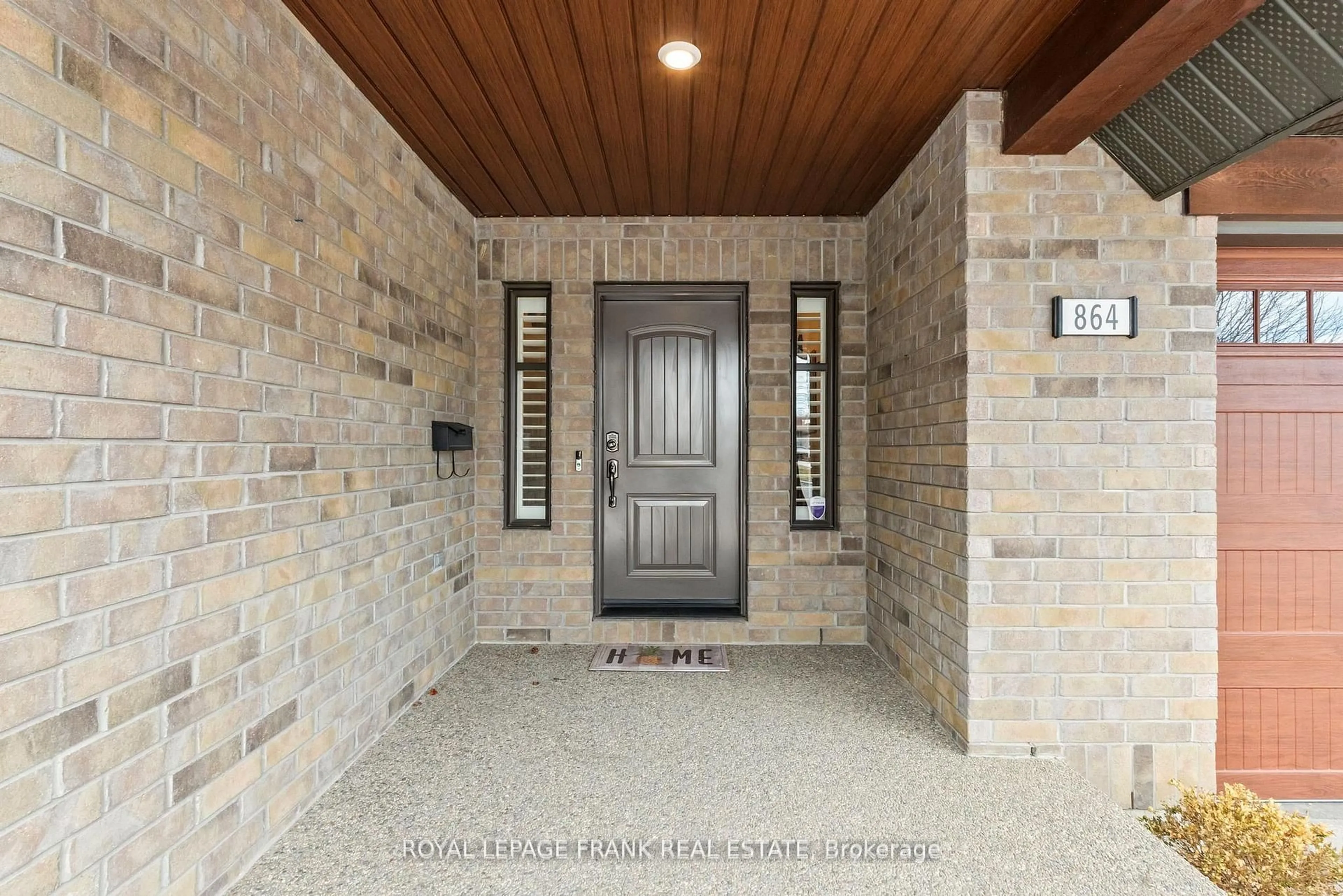 Indoor entryway for 864 Burnham St, Cobourg Ontario K9A 2X7
