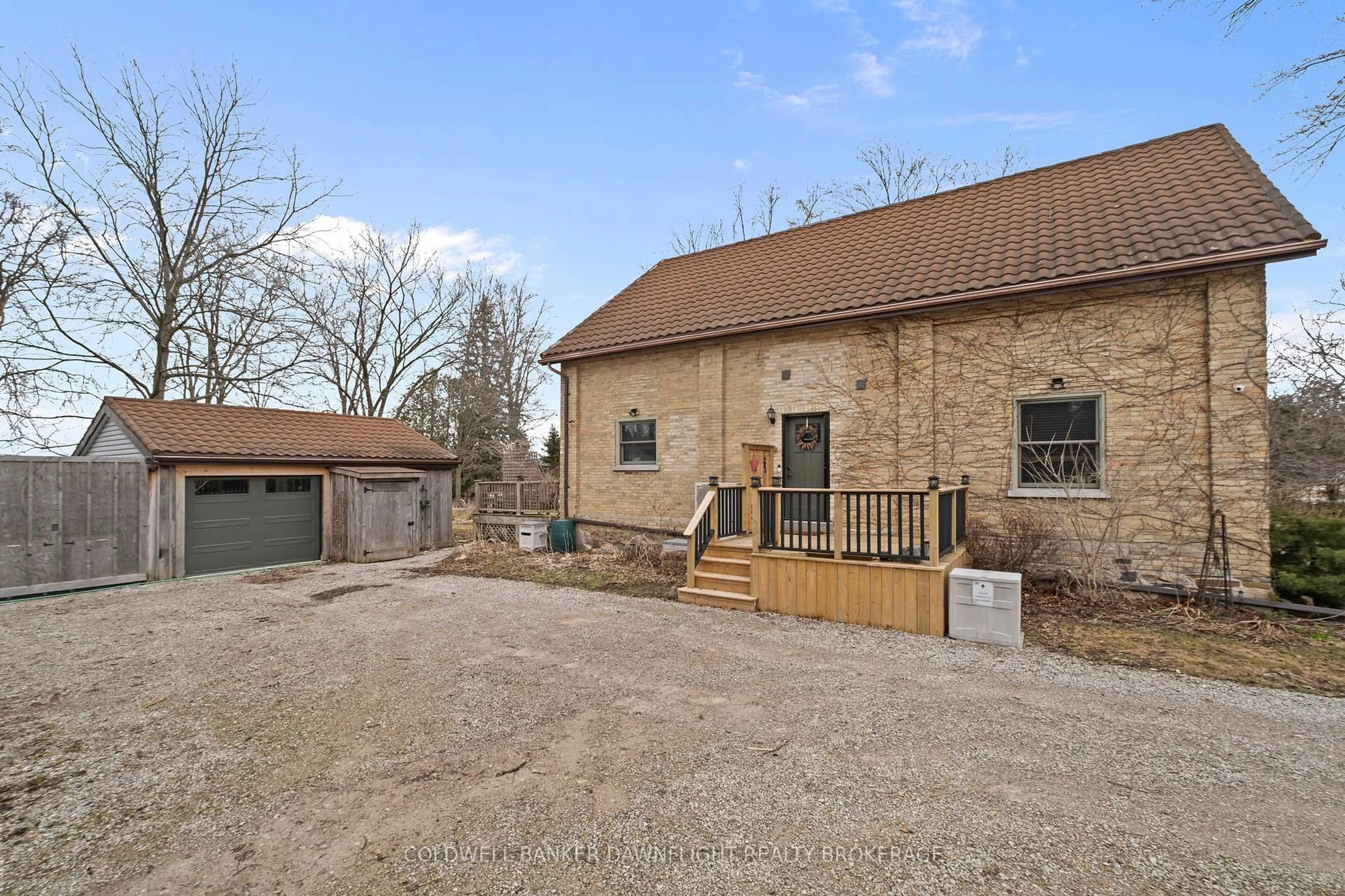 A pic from outside/outdoor area/front of a property/back of a property/a pic from drone, building for 15750 Fifteen Mile Rd, Middlesex Centre Ontario N0M 1P0