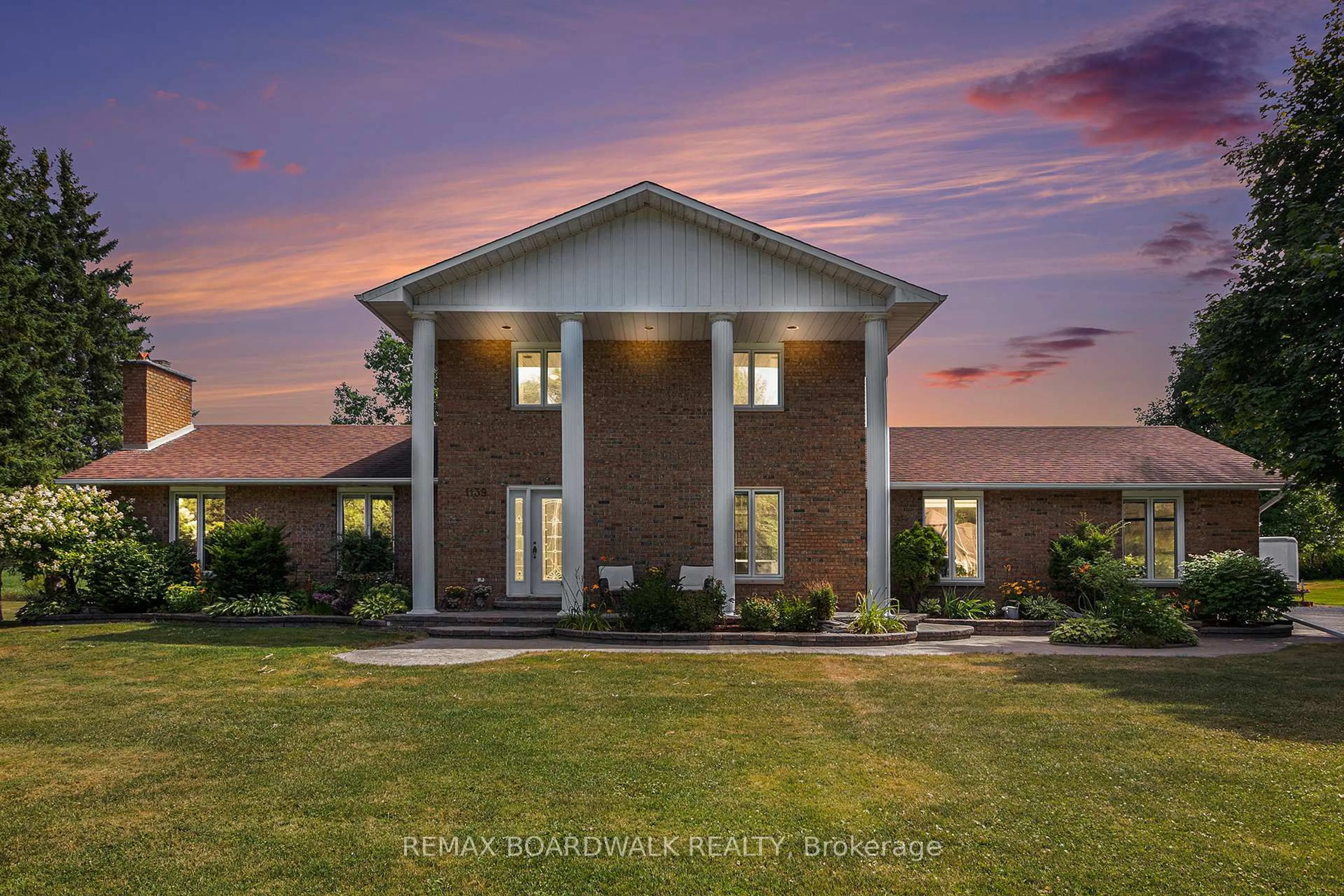 Home with brick exterior material, building for 1139 St Joseph Rd, Russell Ontario K0A 1W0