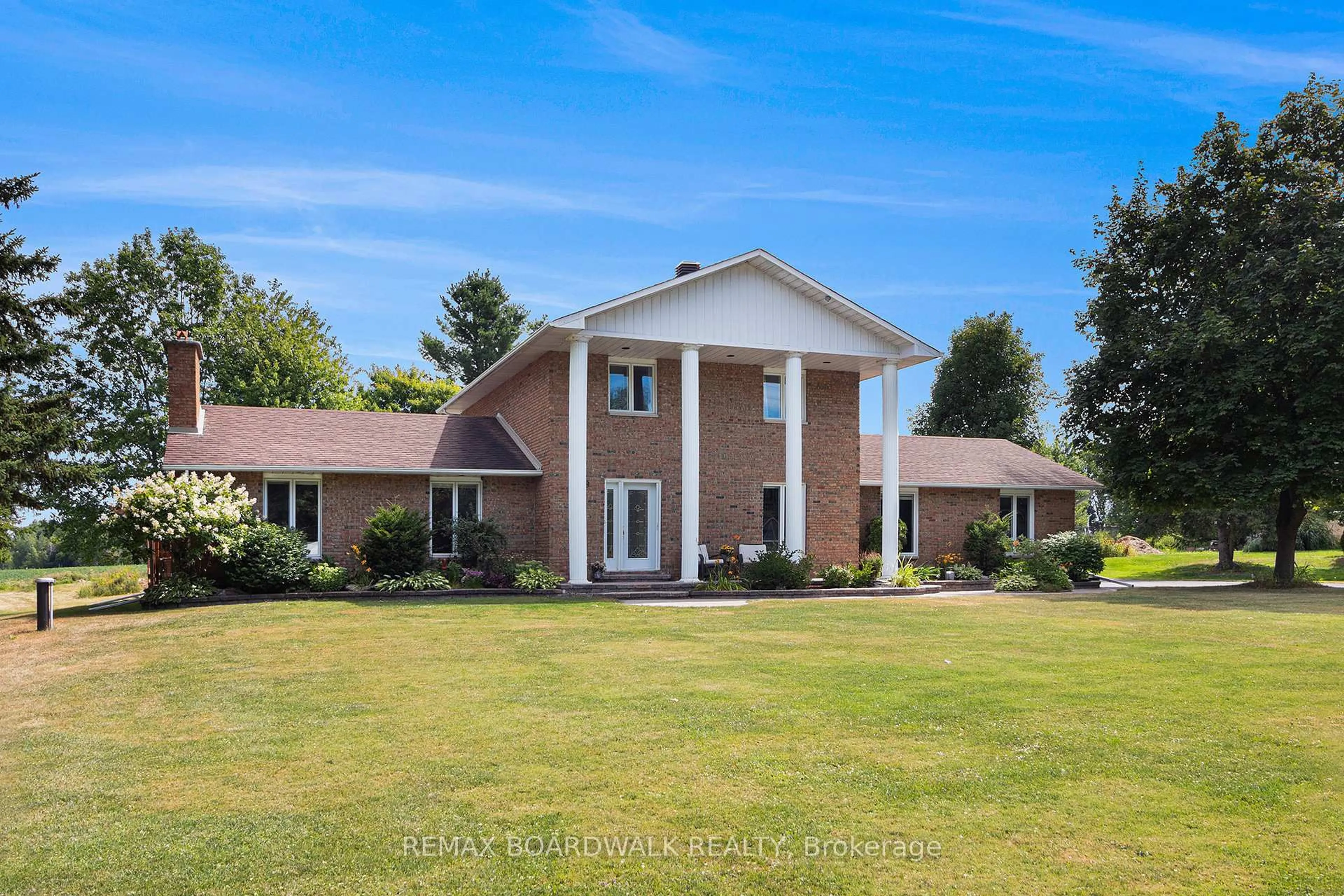 A pic from outside/outdoor area/front of a property/back of a property/a pic from drone, unknown for 1139 St Joseph Rd, Russell Ontario K0A 1W0