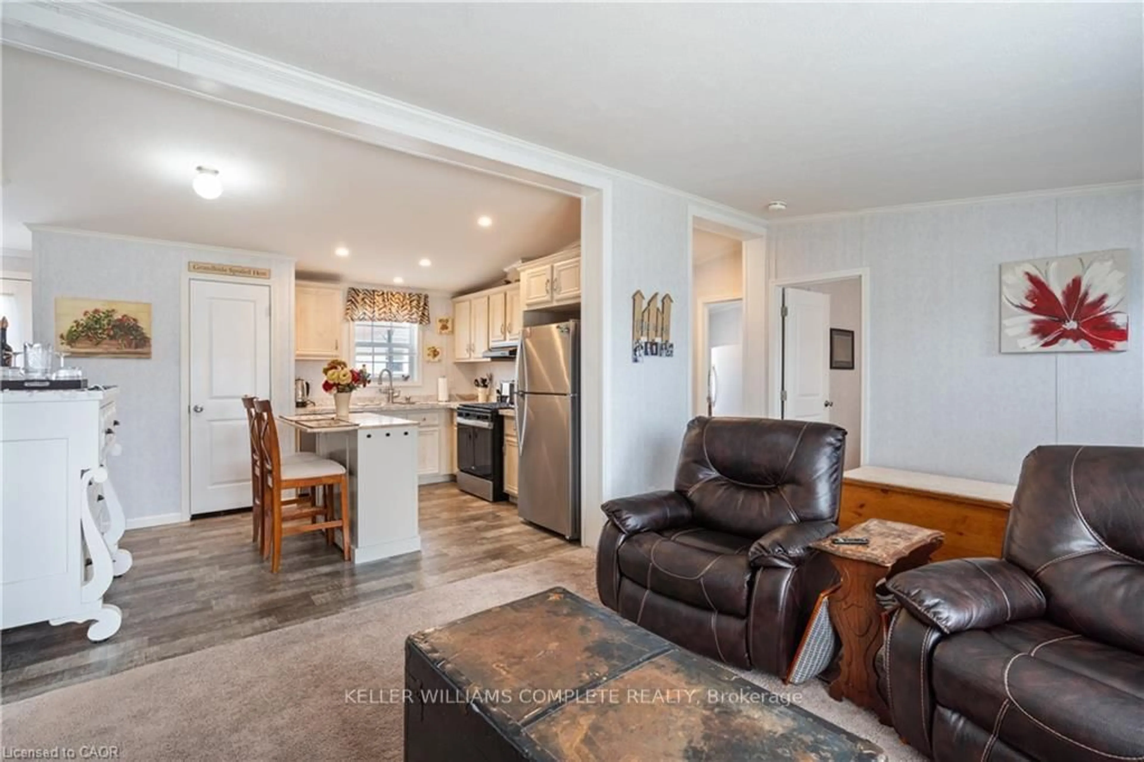Open concept kitchen, unknown for 22 Copper Beech Dr, Haldimand Ontario N0A 1L0