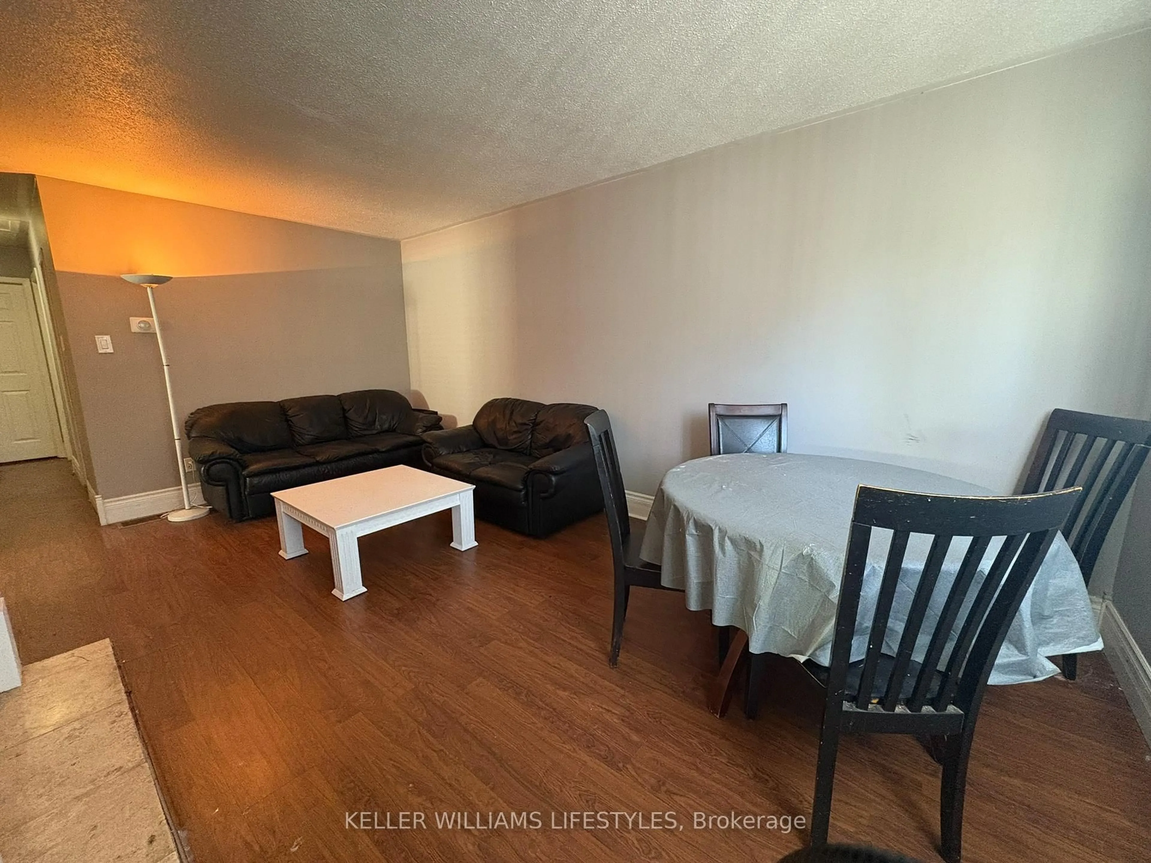 A pic of a room for 1904 Culver Dr, London East Ontario N5V 3K6