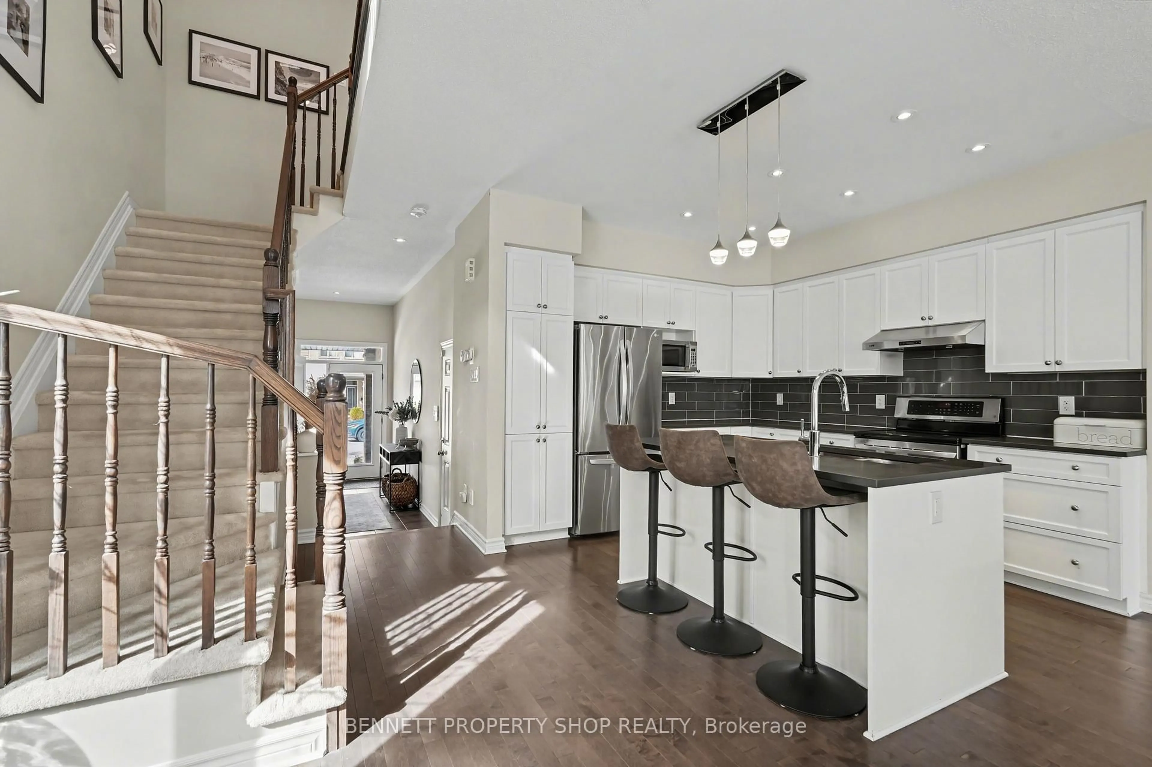 Open concept kitchen, unknown for 554 Stargazer Cres, Ottawa Ontario K4M 0H2