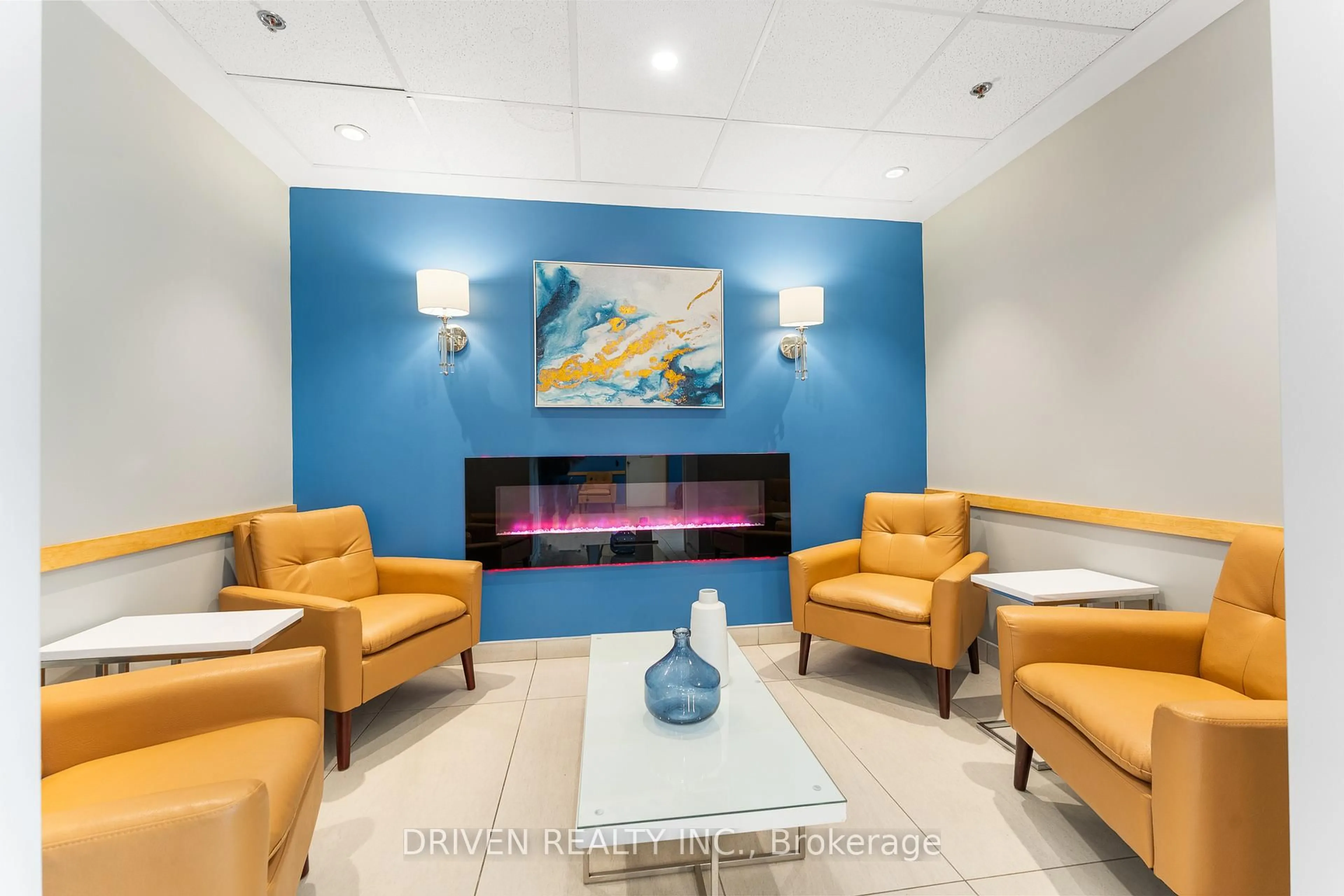 Lobby for 158 A McArthur Ave #404, Ottawa Ontario K1L 7E7