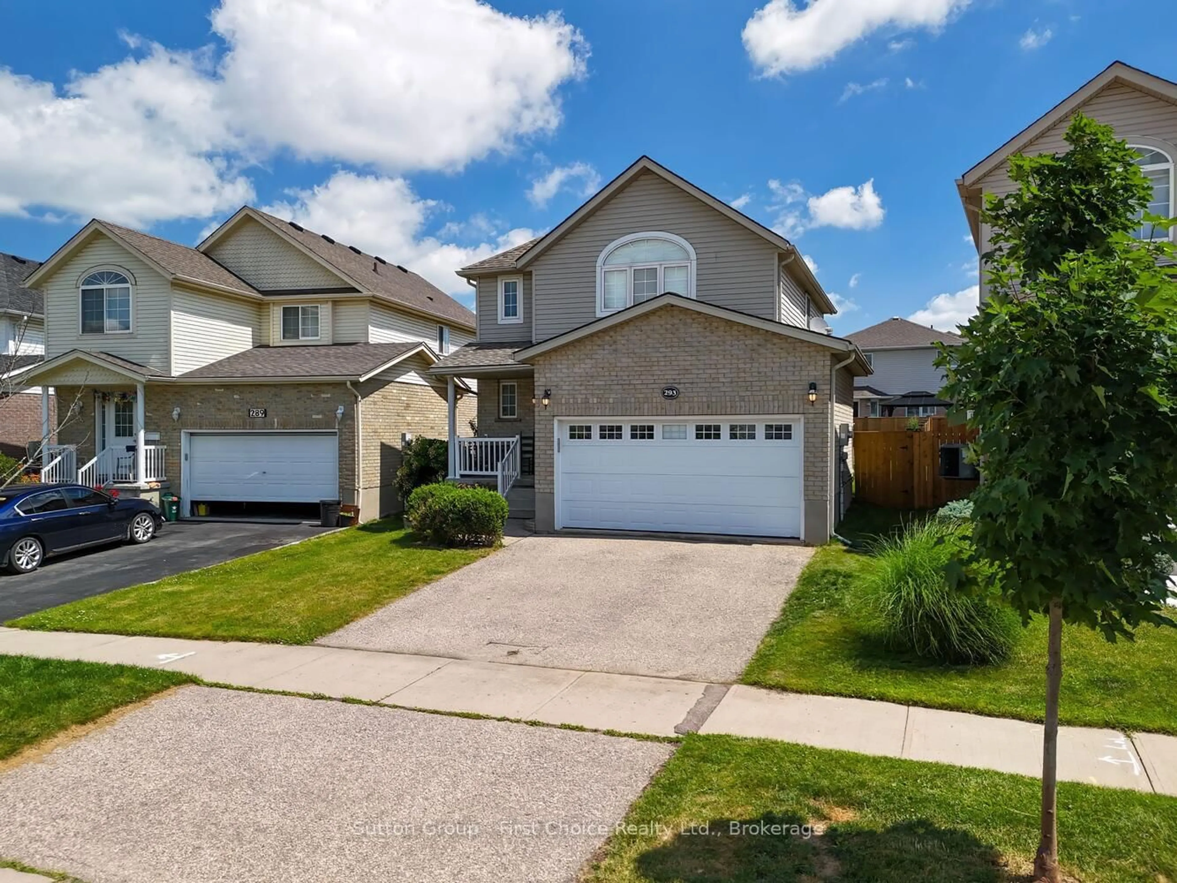 Home with vinyl exterior material, street for 293 Huck Cres, Kitchener Ontario N2N 3M8