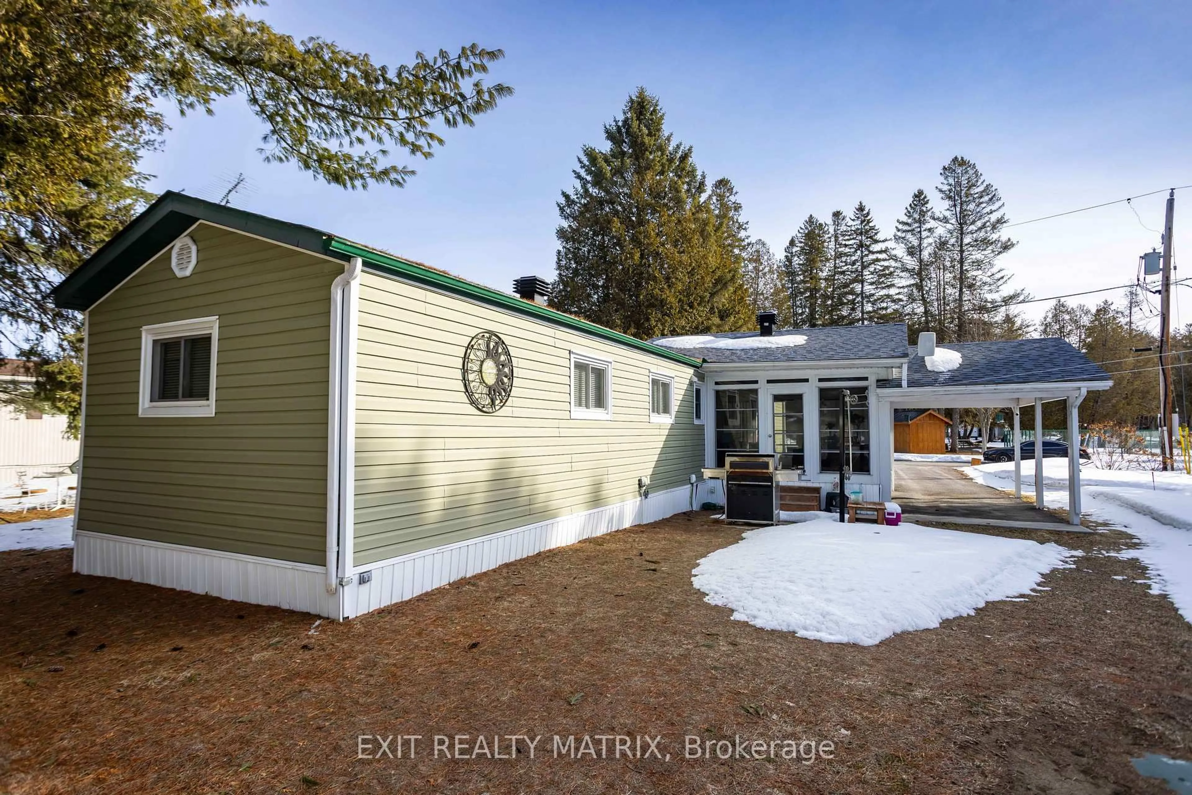 Home with vinyl exterior material, unknown for 5279 County Road No 17 Rd #7, Alfred and Plantagenet Ontario K0B 1A0