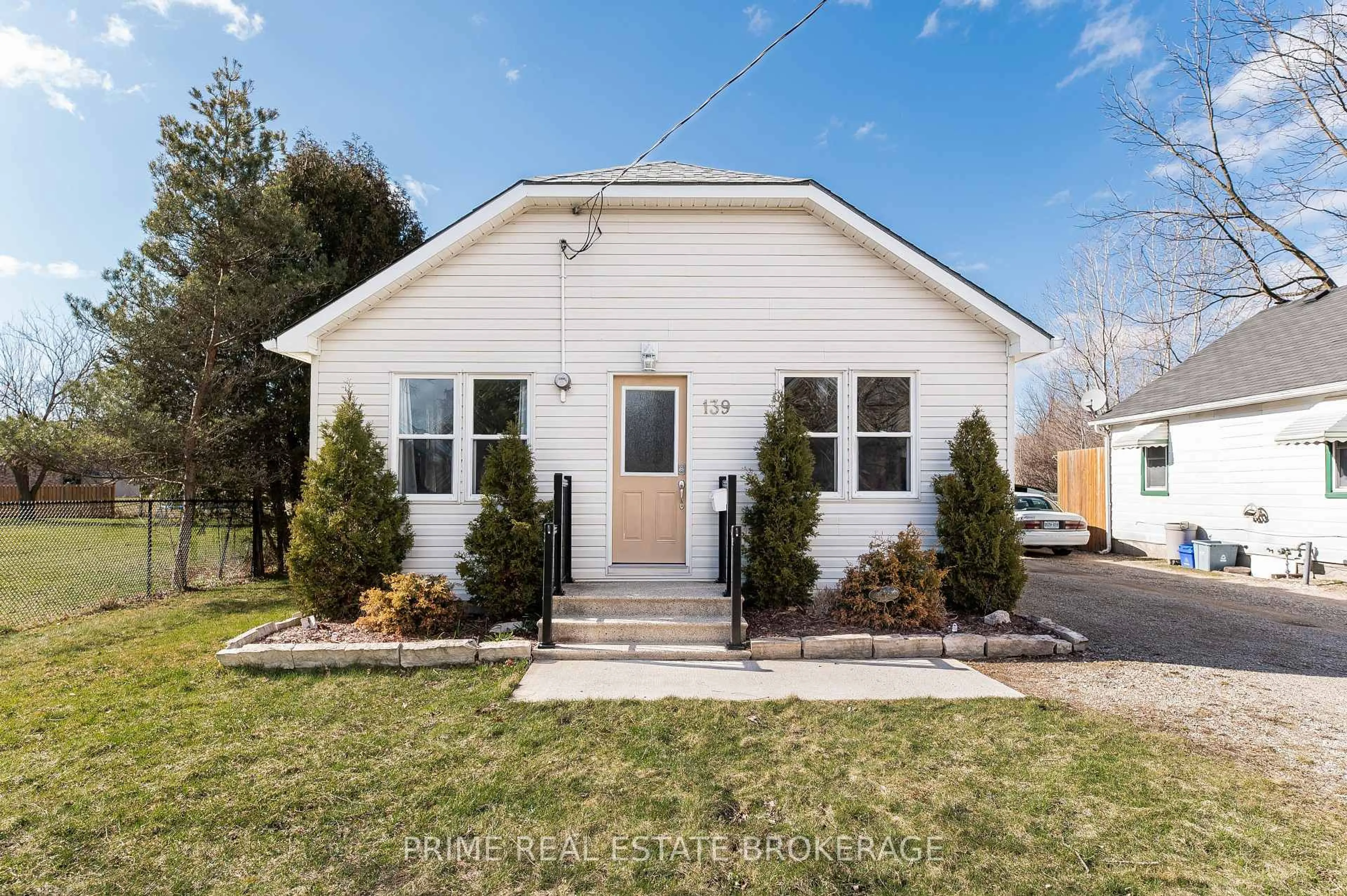 Home with vinyl exterior material, street for 139 Main St, West Elgin Ontario N0L 2P0