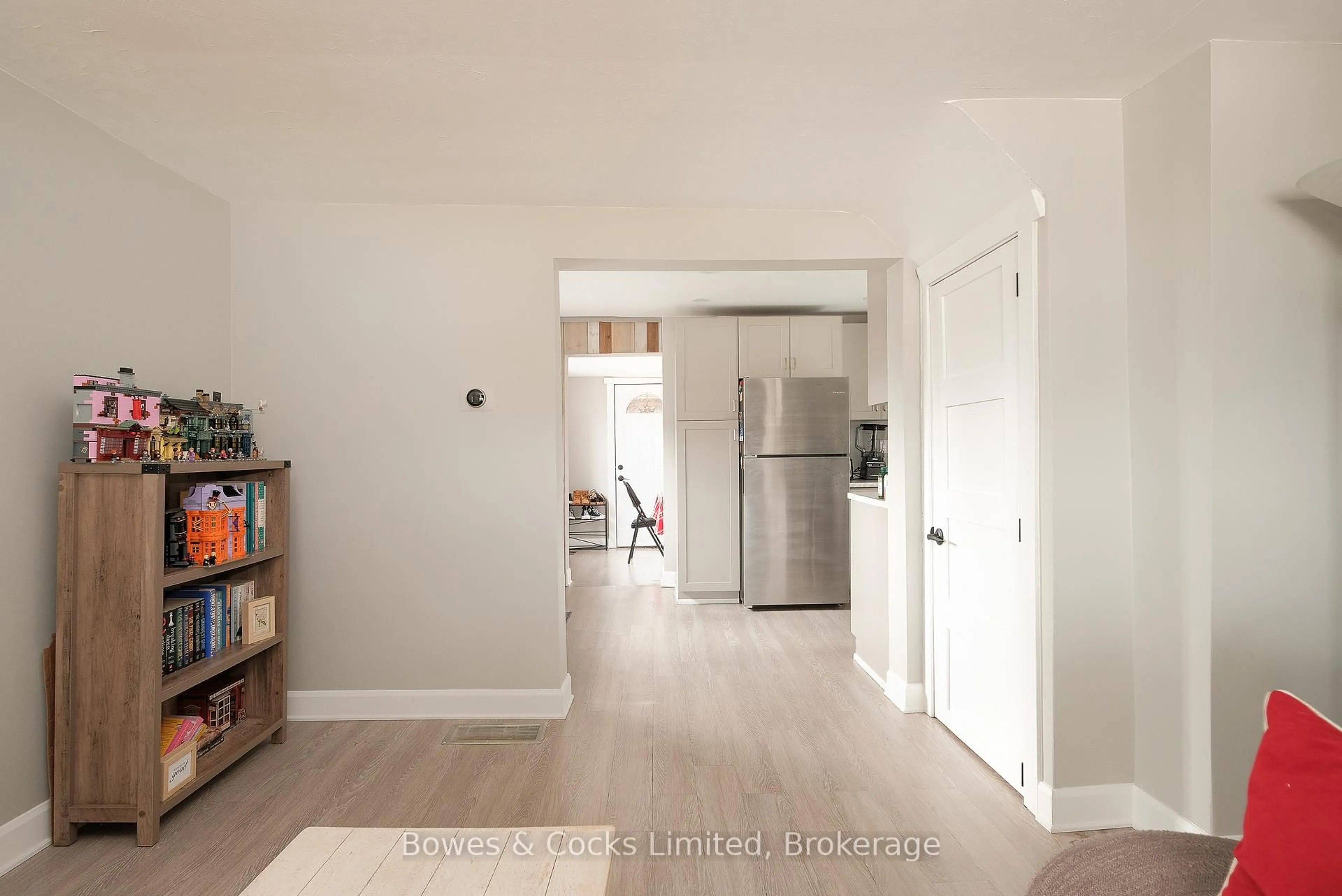 Unknown for 684 St. Mary's St, Peterborough Ontario K9J 4G9