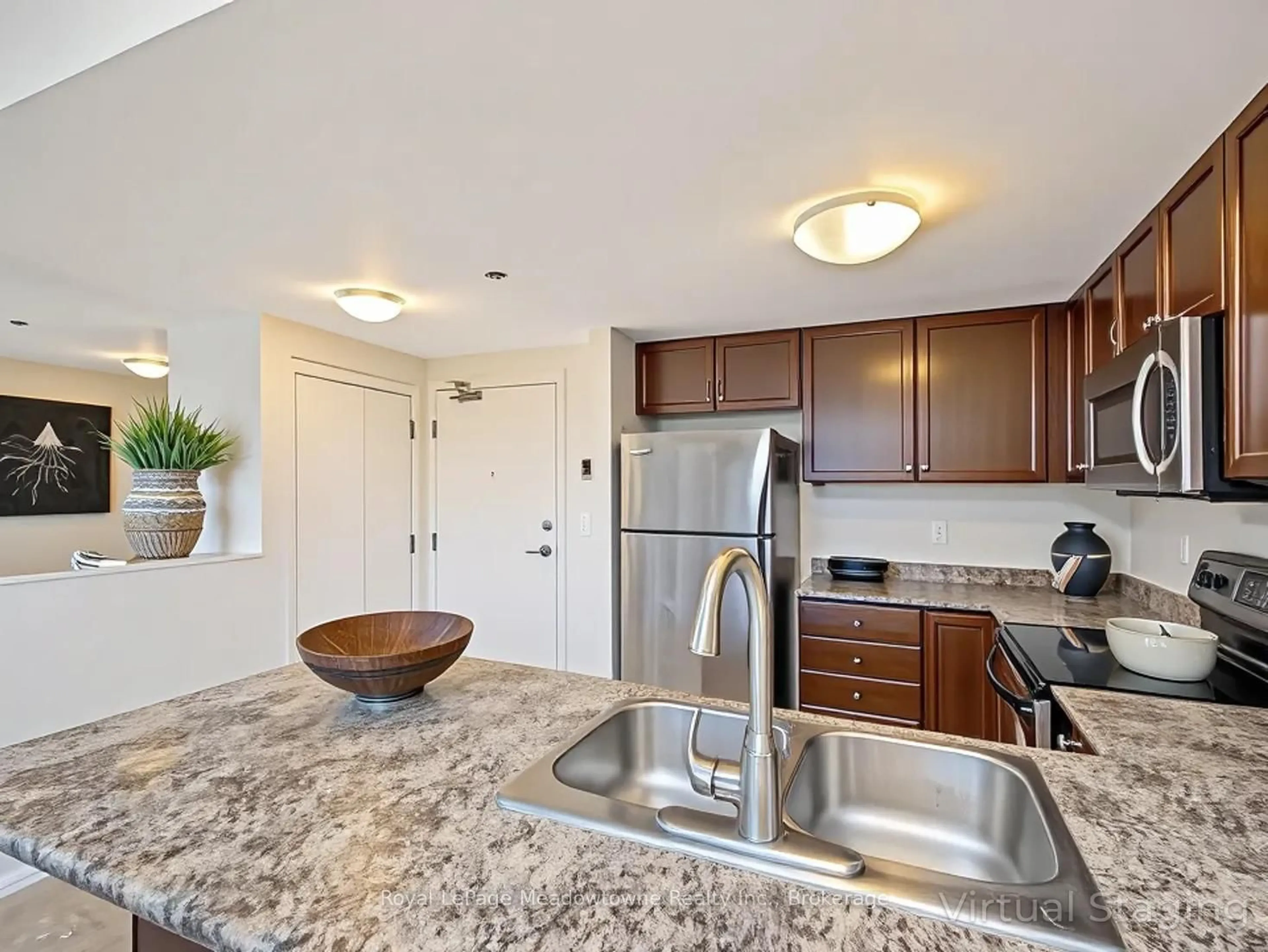 Unknown for 43 Goodwin Dr #307, Guelph Ontario N1L 0E8