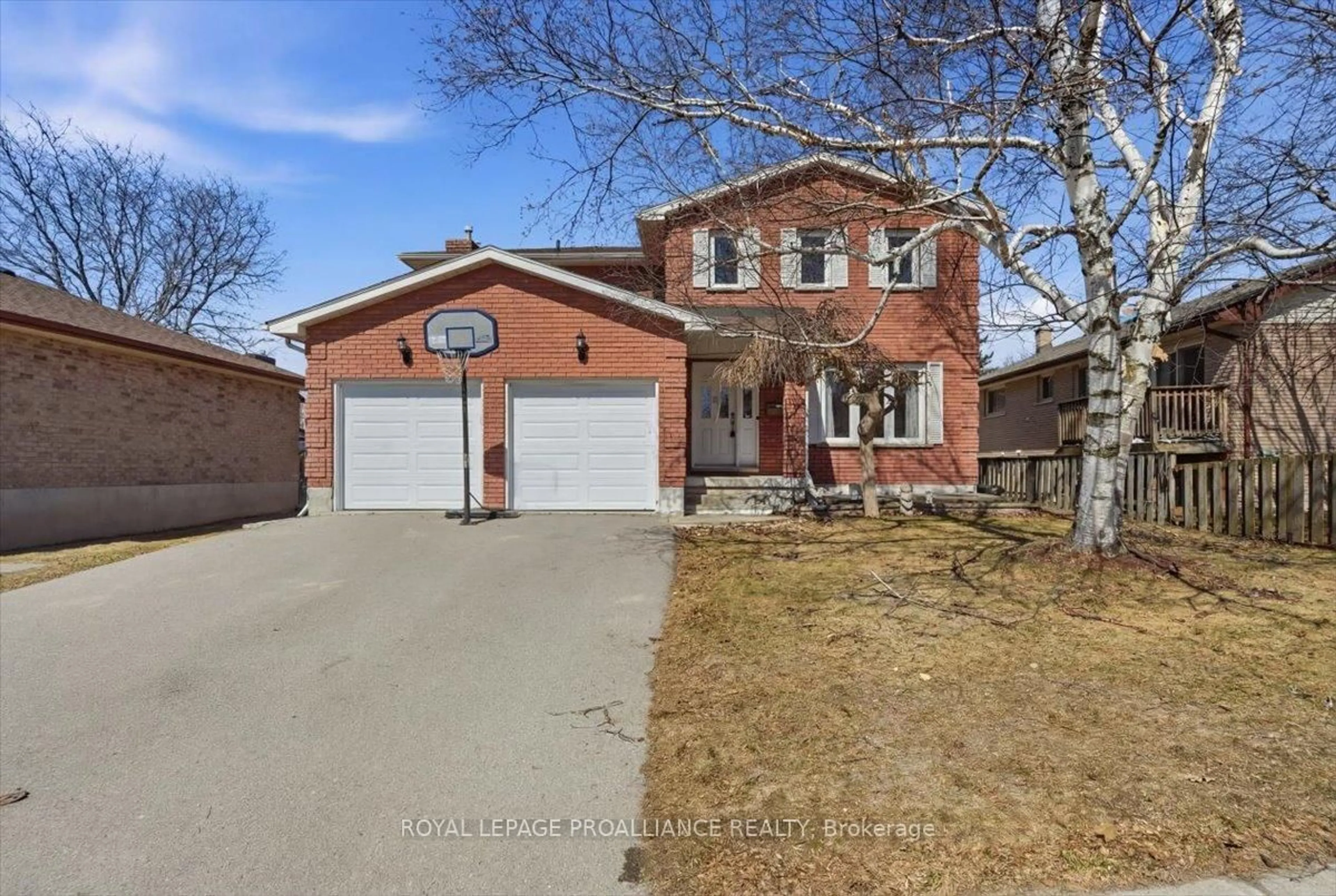 Home with brick exterior material, street for 276 College St, Belleville Ontario K8P 4X6