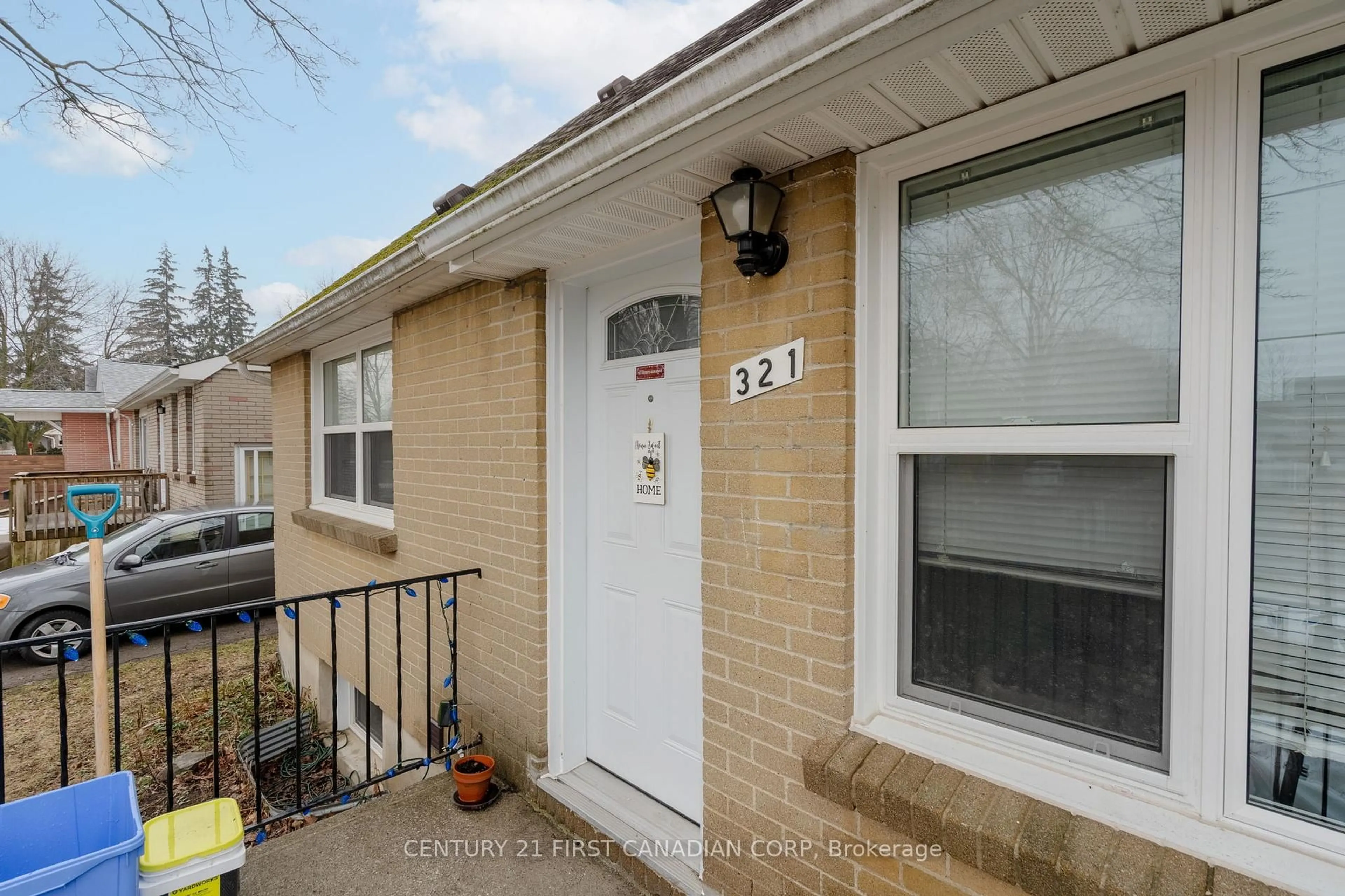 Unknown for 321 Spruce St, London East Ontario N5W 4N2