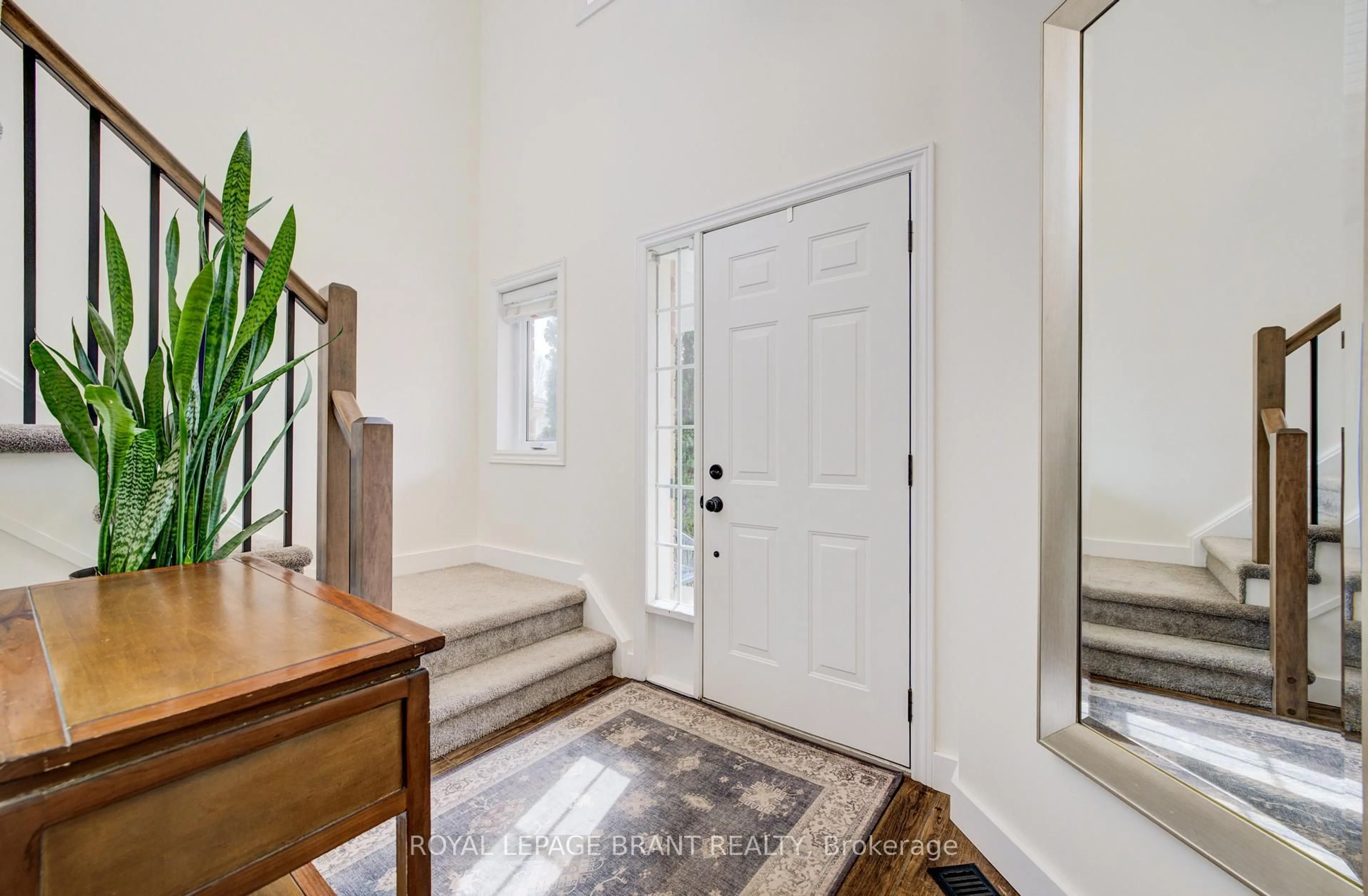 Indoor entryway for 96 Wilton Rd, Guelph Ontario N1E 7L8