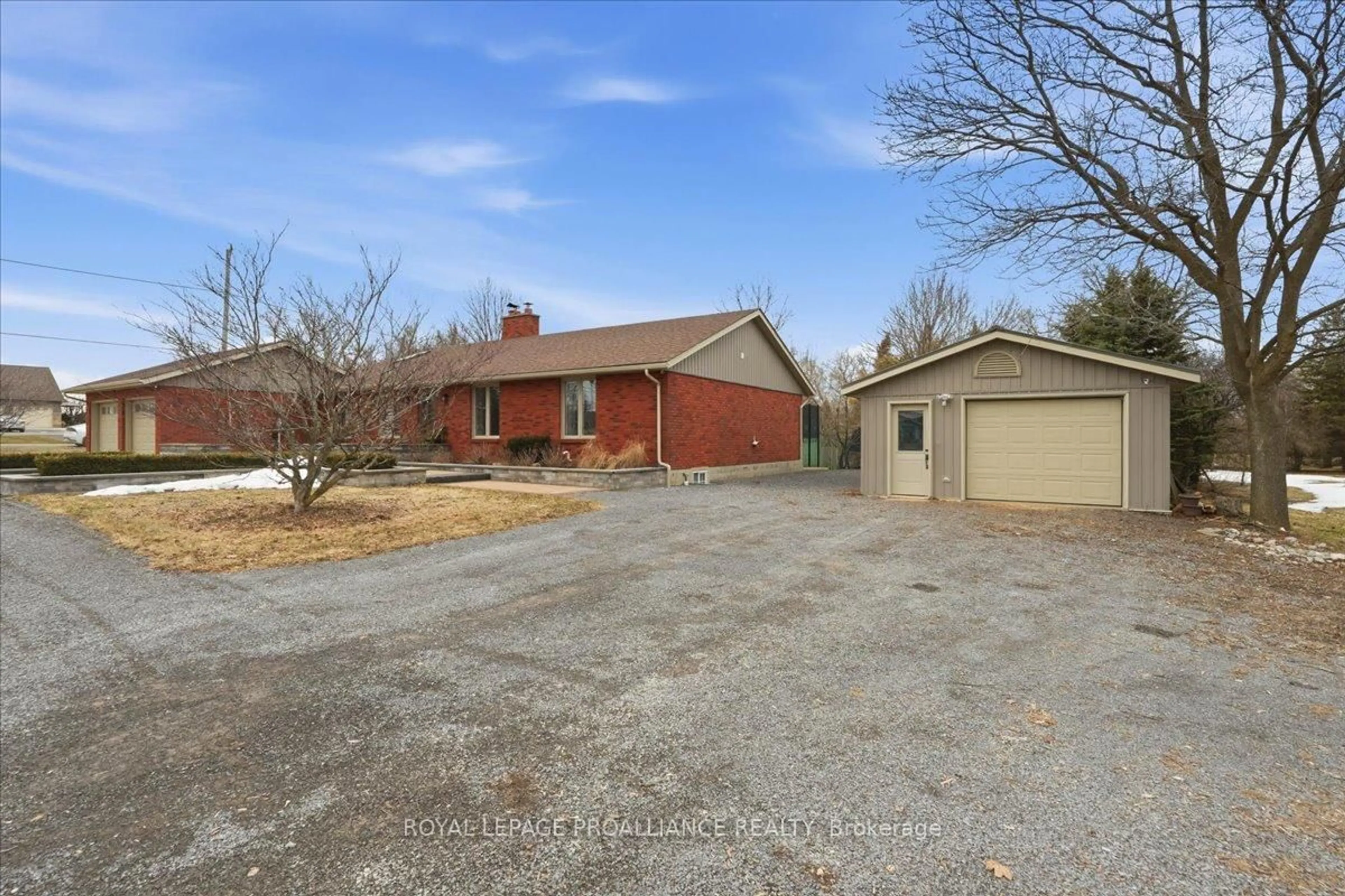 A pic from outside/outdoor area/front of a property/back of a property/a pic from drone, street for 300 Farnham Rd, Belleville Ontario K8N 0P1