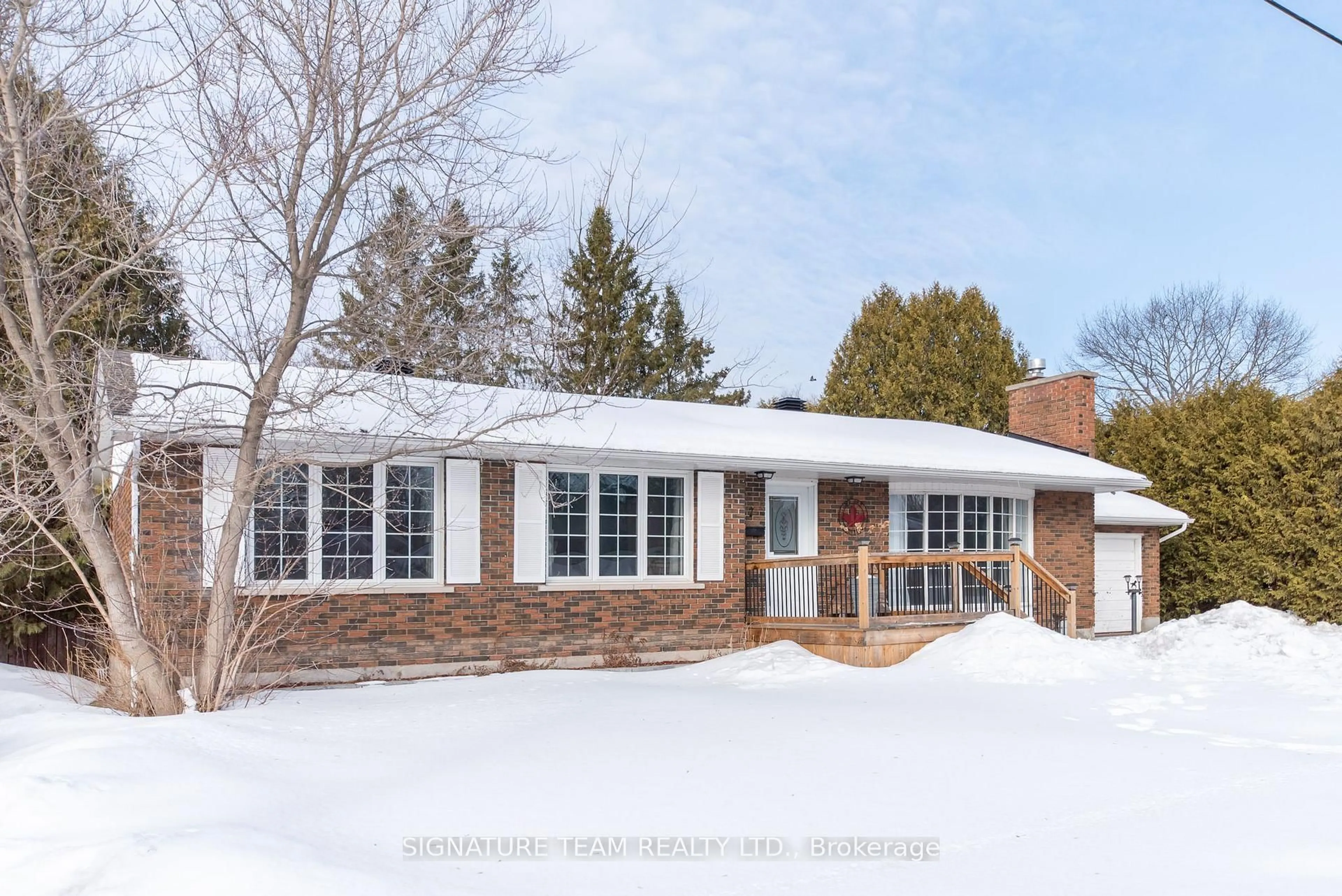 Home with brick exterior material, street for 7 Mary St, Petawawa Ontario K8H 1R6