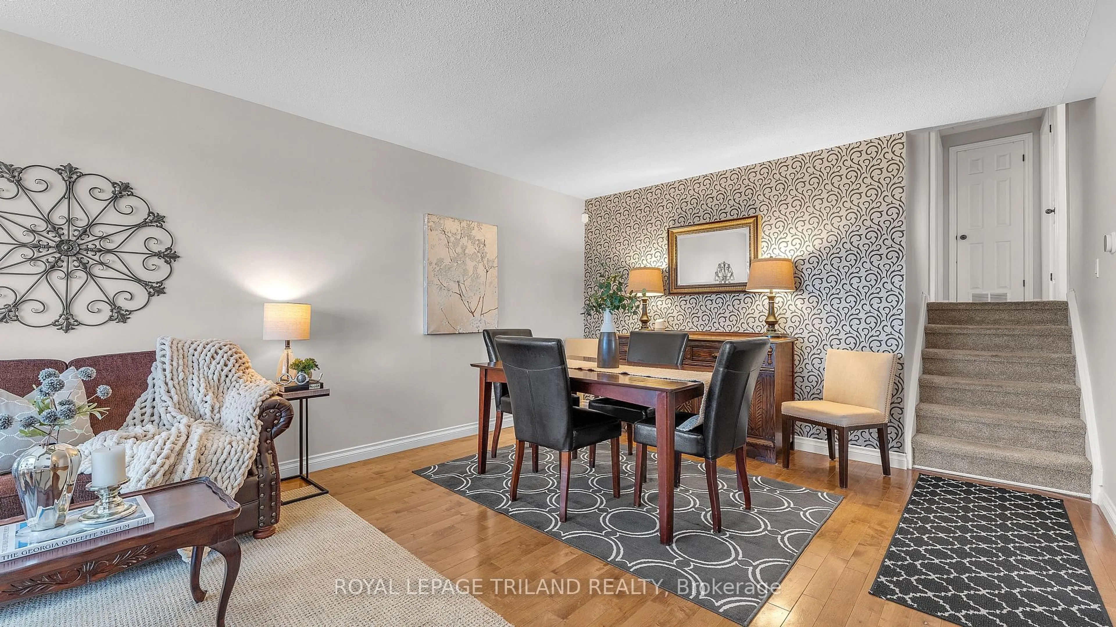 Dining room, wood/laminate floor for 150 Banbury Rd, London South Ontario N5Z 4G4