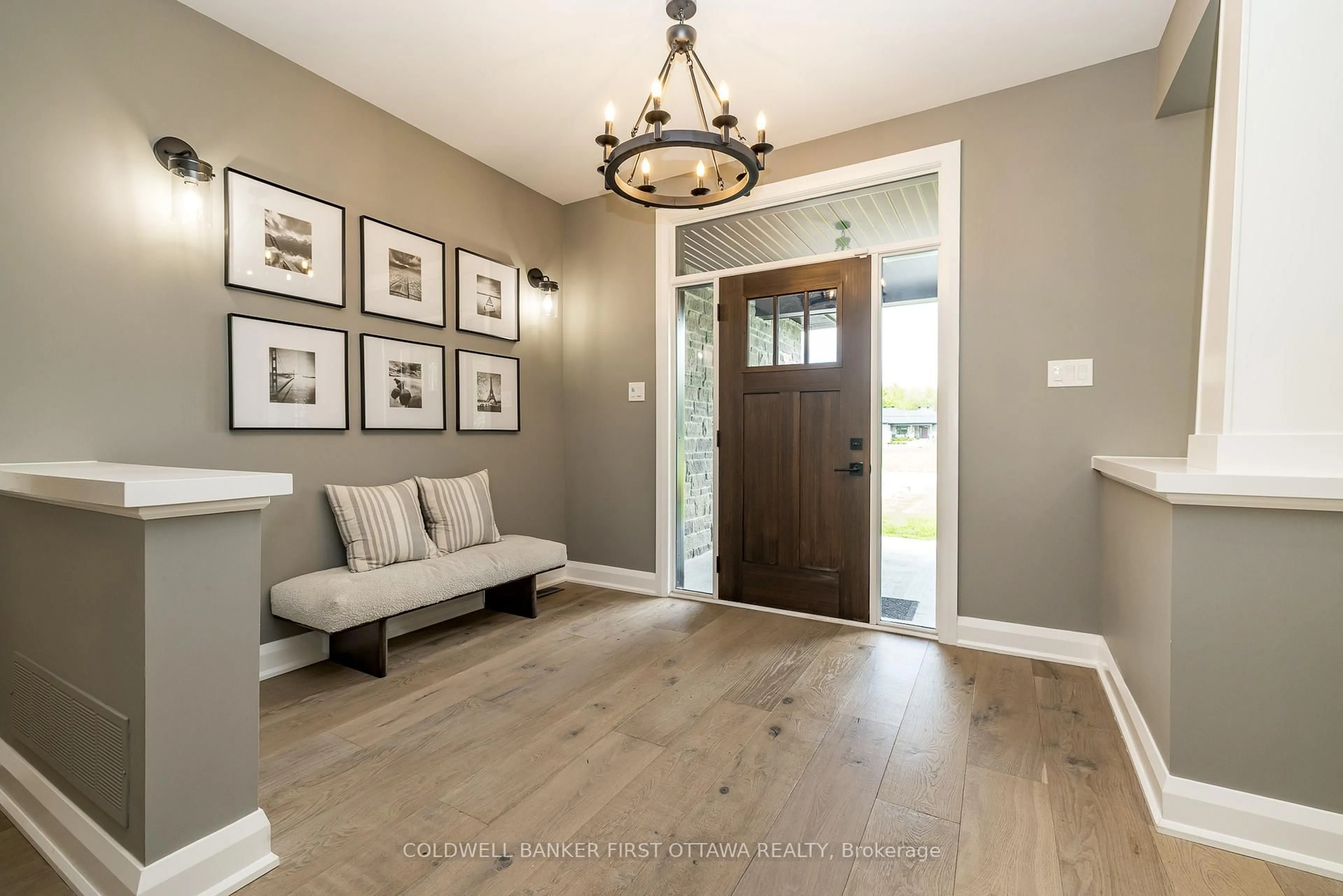 Indoor entryway for 481 SANGEET Pl, Richmond Ontario K0A 2Z0