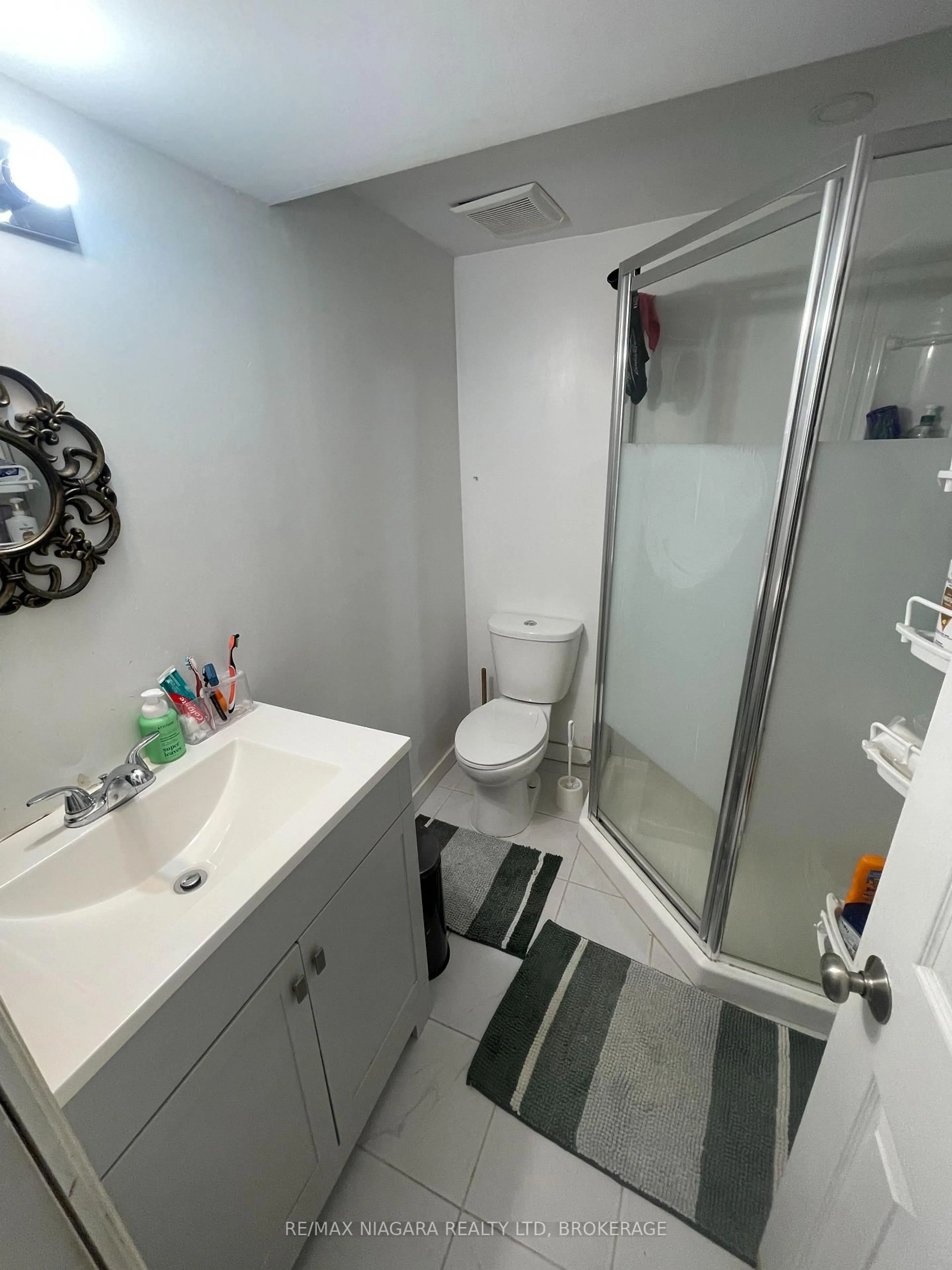 Standard bathroom, floor is not visible for 50 Manley Cres, Thorold Ontario L2V 4K3