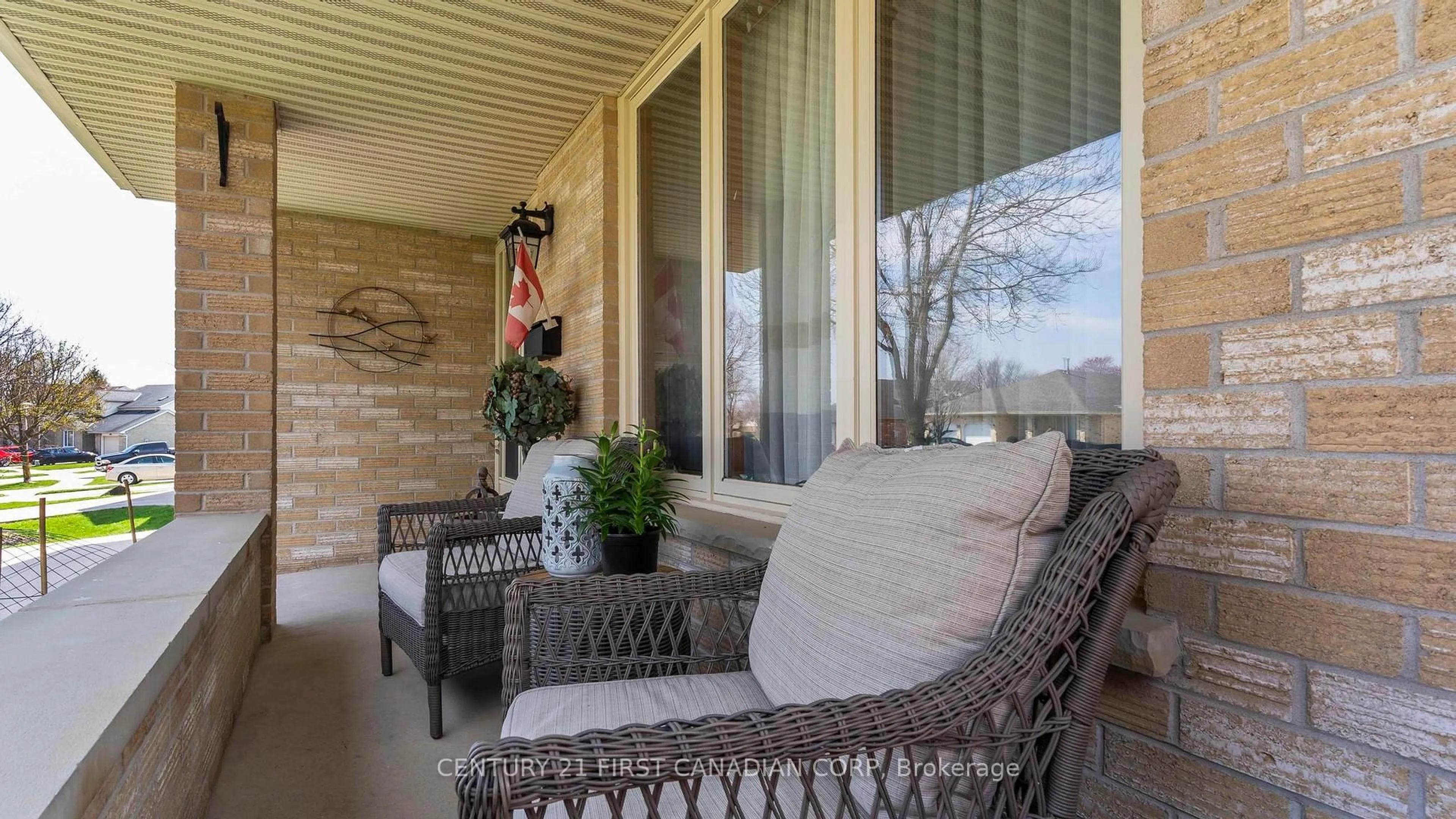 Patio, water/lake/river/ocean view for 100 Josselyn Dr, London South Ontario N6E 3V6