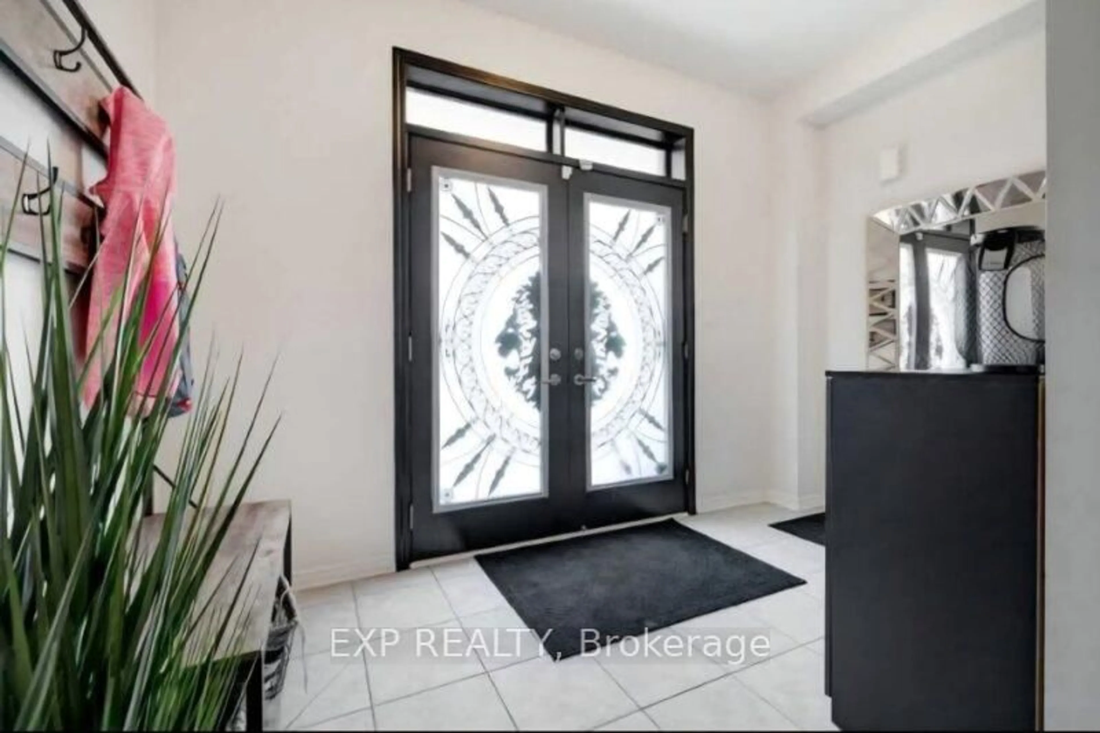 Indoor entryway for 19 Malcolm Cres, Haldimand Ontario N3W 0C8