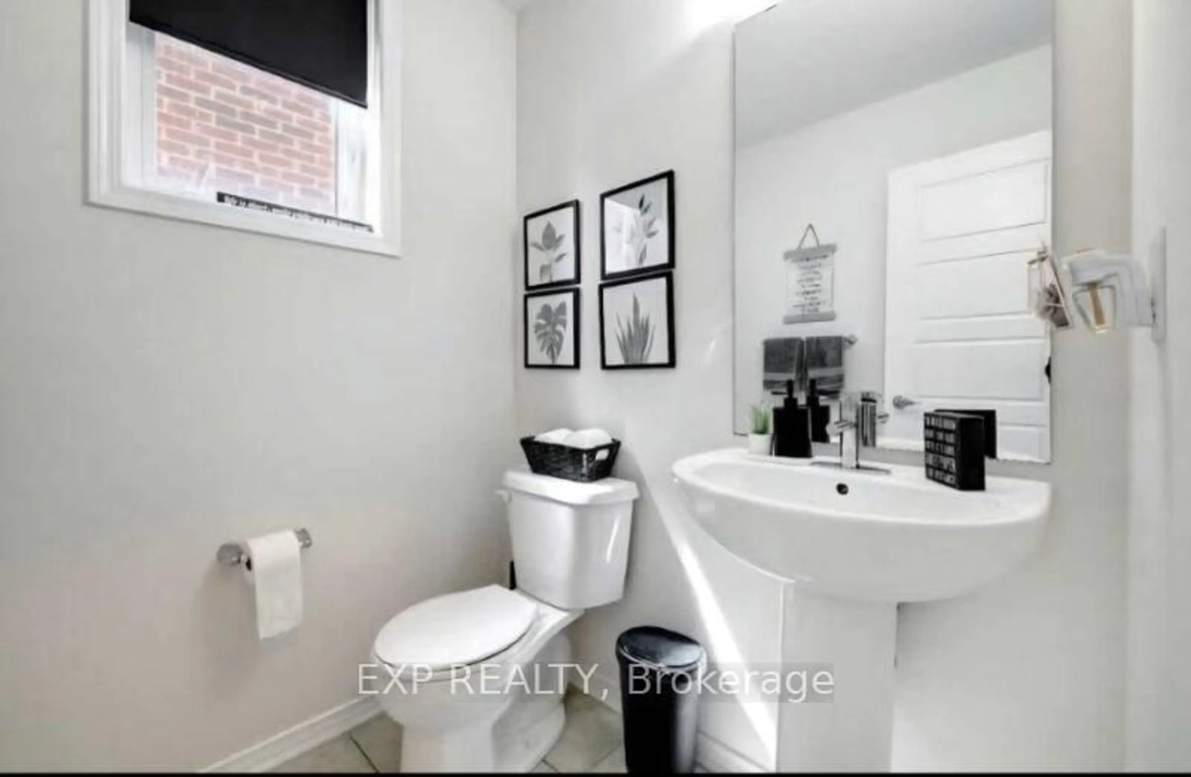 Contemporary bathroom, ceramic/tile floor for 19 Malcolm Cres, Haldimand Ontario N3W 0C8