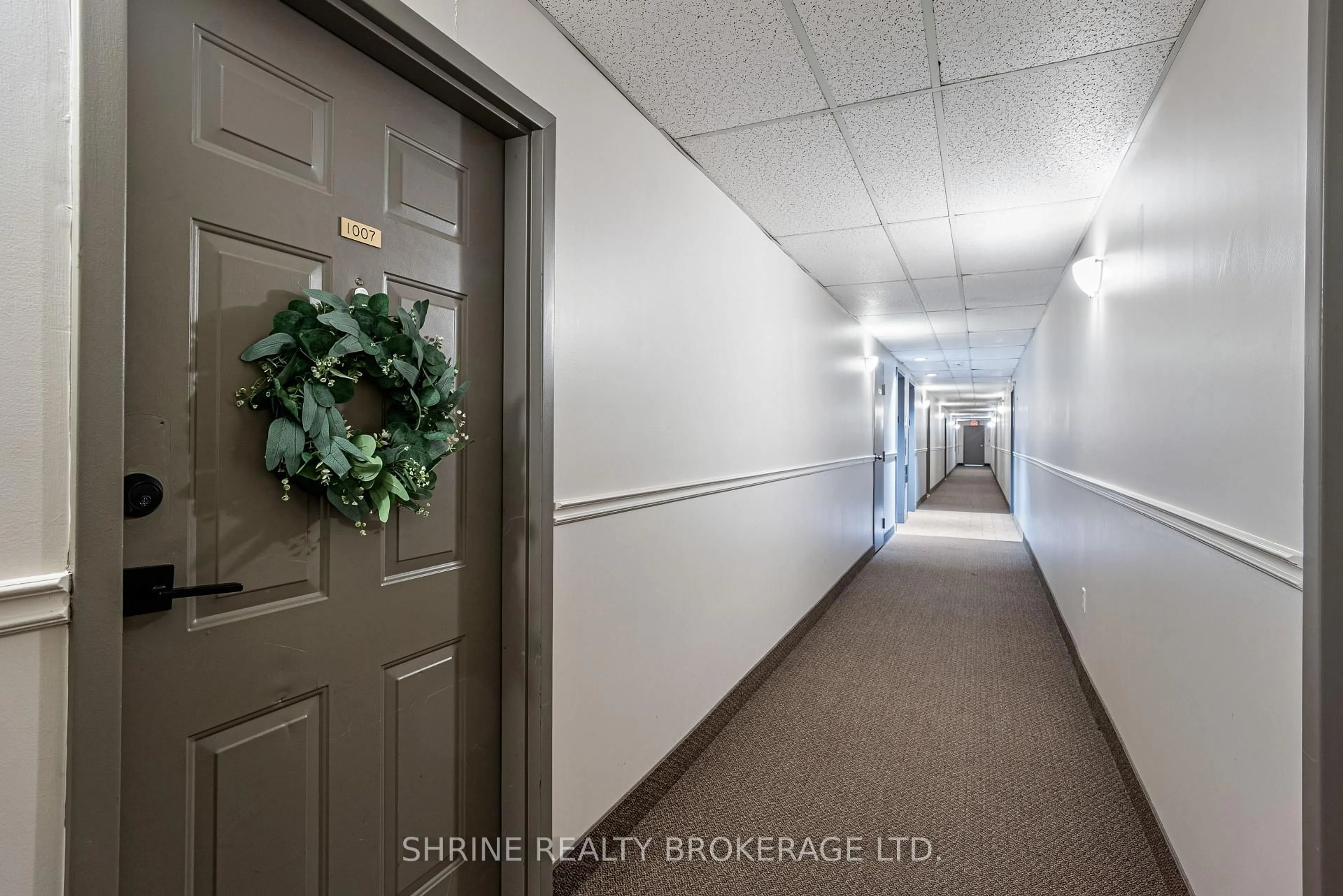 Indoor entryway for 95 Baseline Rd #1007, London South Ontario N6J 4X3