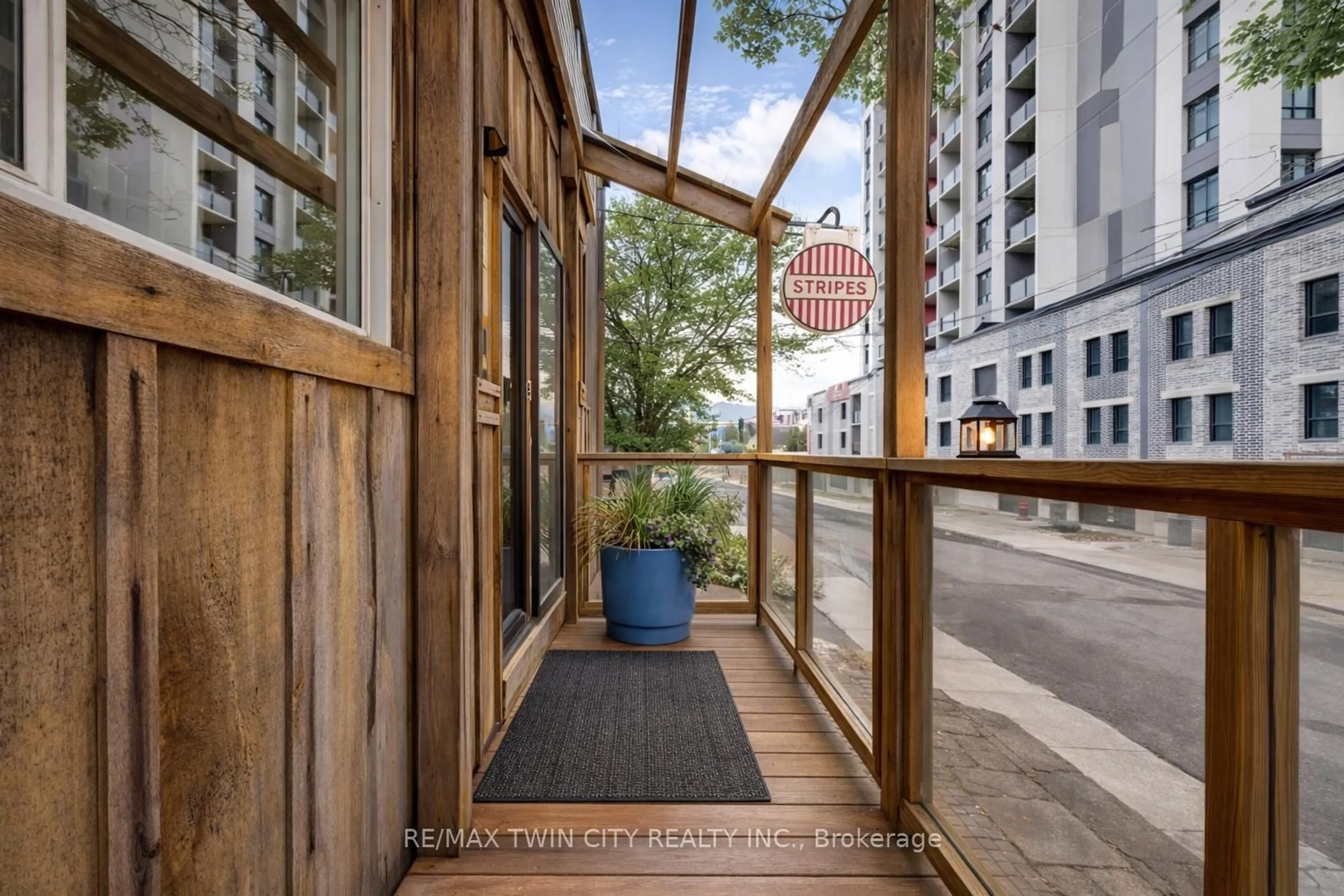 Patio, street for 24 Madison Ave, Kitchener Ontario N2G 3M3