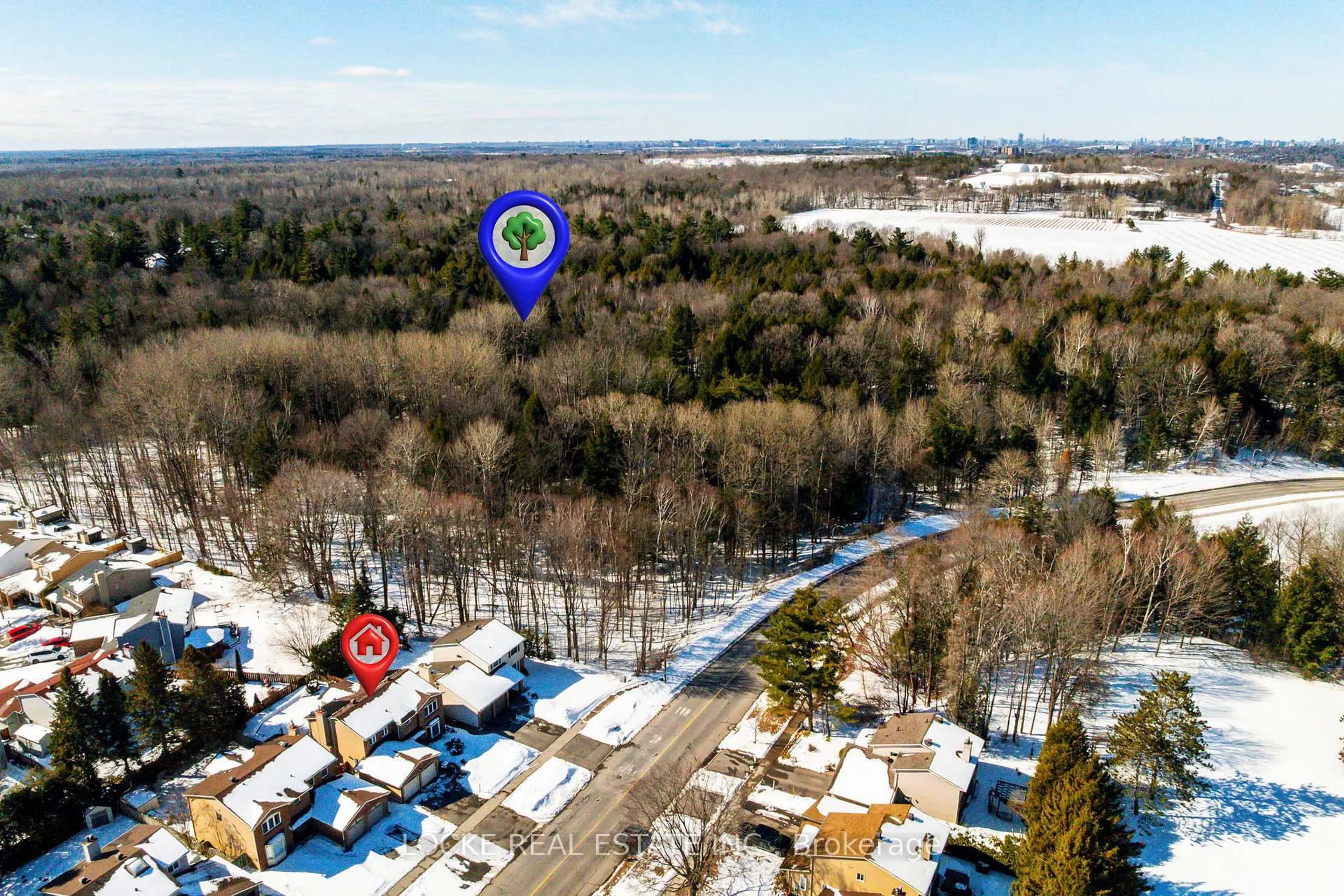 A pic from outside/outdoor area/front of a property/back of a property/a pic from drone, unknown for 1404 Forest Valley Dr, Ottawa Ontario K1C 5M8